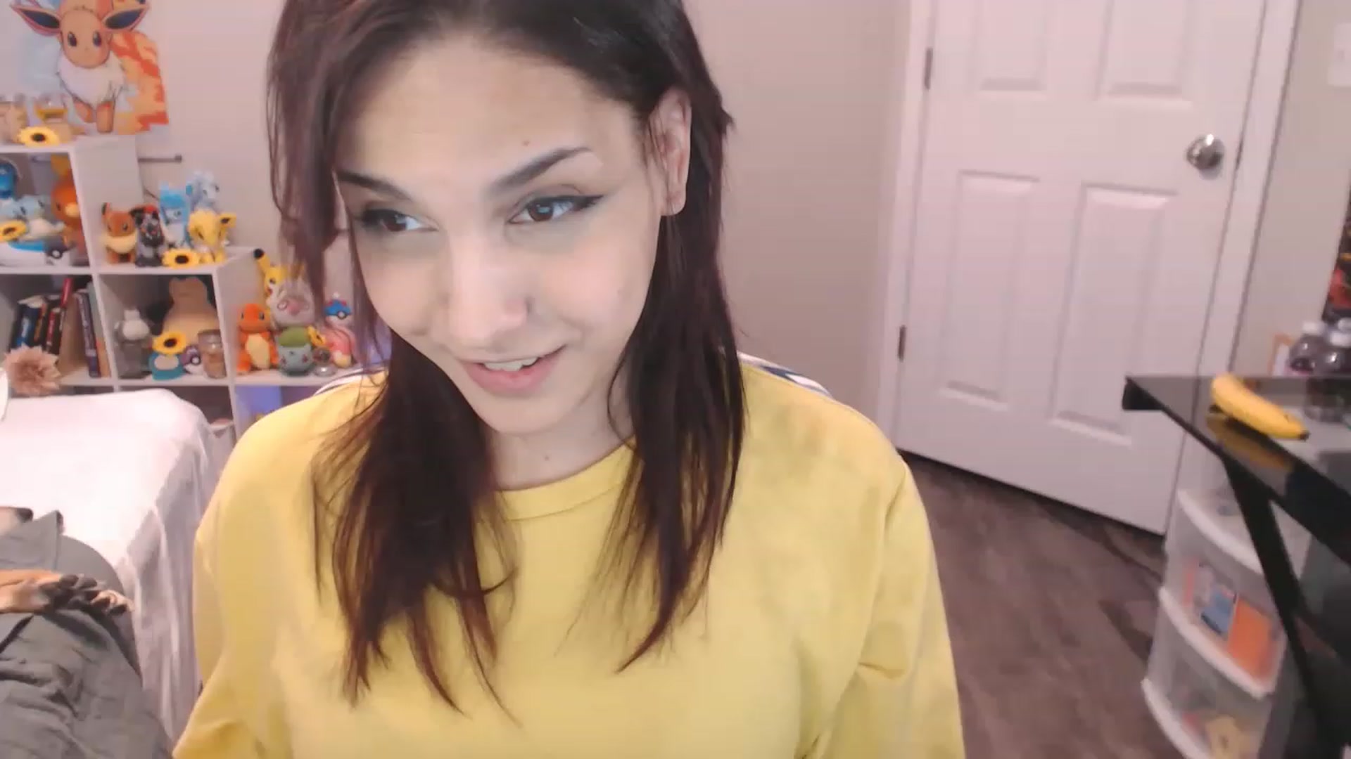 Gallery image thumbnail from ThirstyCara's myfreecams stream on, 12/24/2022, 08:49 image 2 of 20