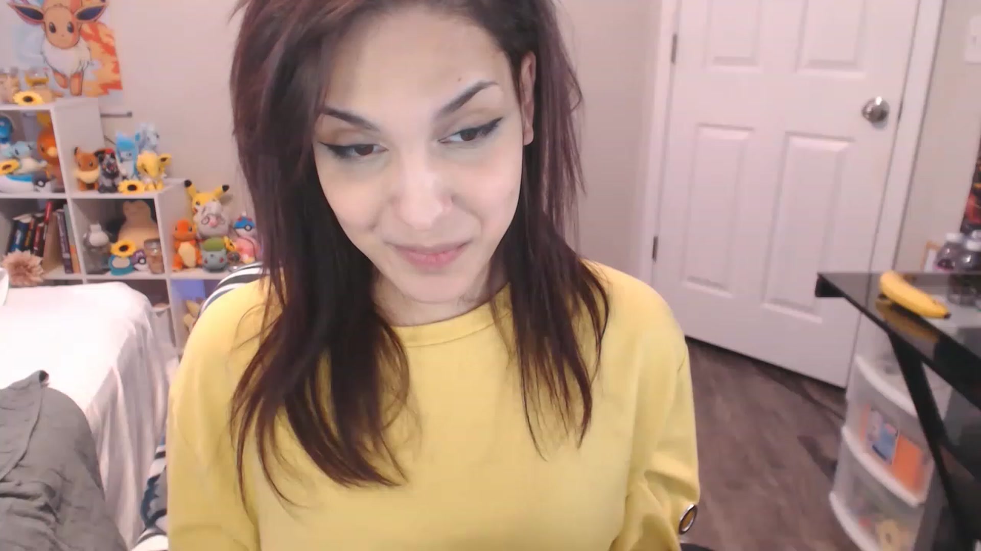 Gallery image thumbnail from ThirstyCara's myfreecams stream on, 12/24/2022, 08:49 image 8 of 20