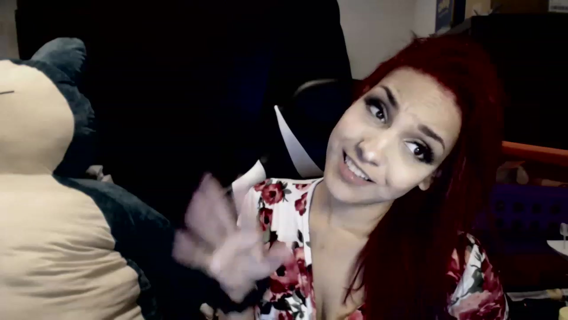 Gallery image thumbnail from ThirstyCara's myfreecams stream on, 07/31/2023, 08:11 image 7 of 20