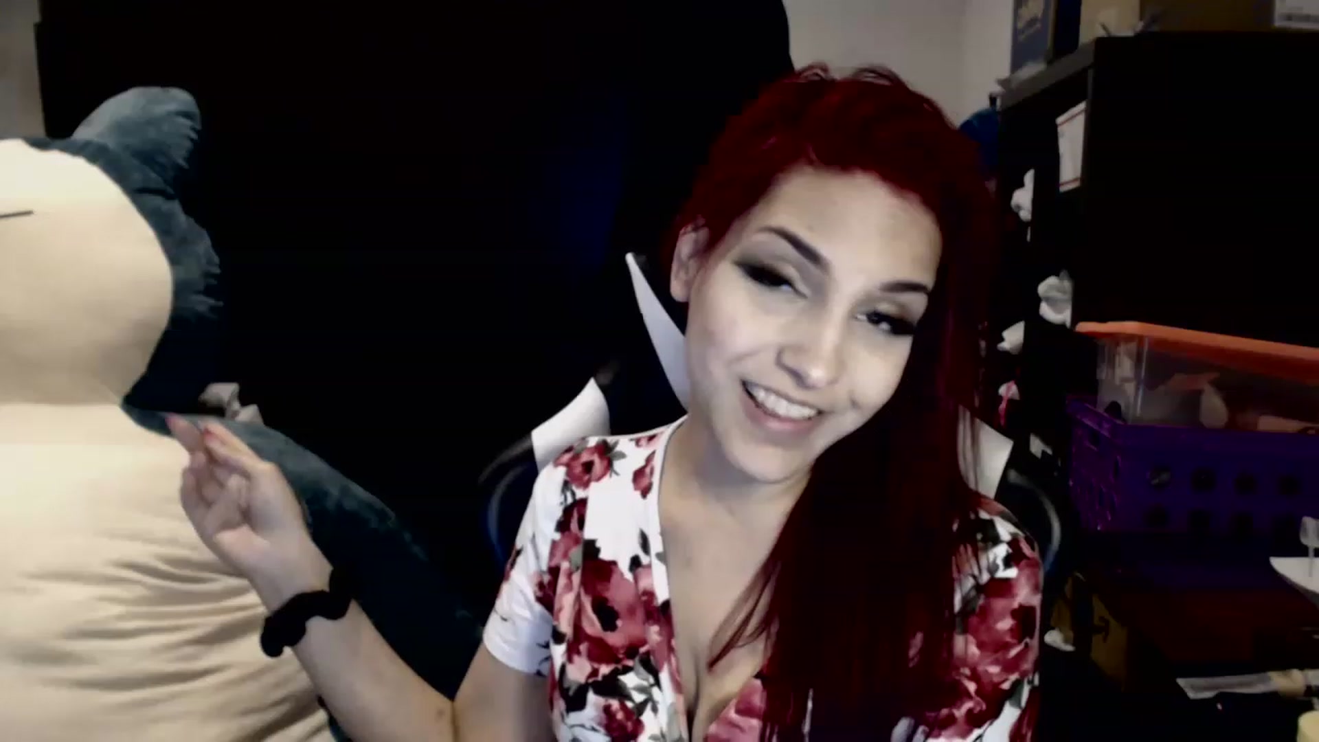 Gallery image thumbnail from ThirstyCara's myfreecams stream on, 07/31/2023, 08:11 image 12 of 20