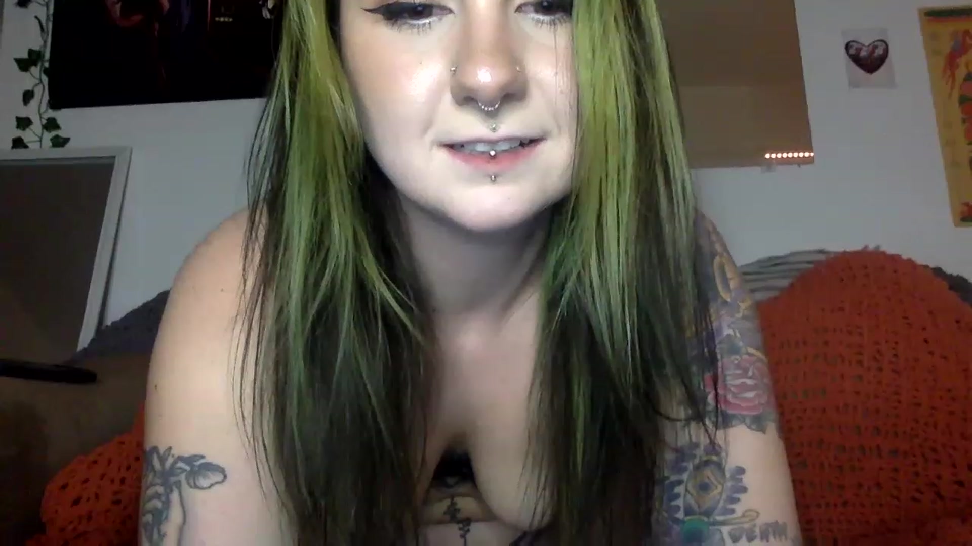 Gallery image thumbnail from ThorneXo's myfreecams stream on, 12/08/2022, 02:07 image 11 of 20