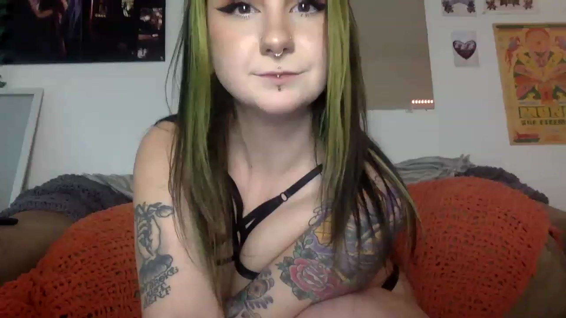 Gallery image thumbnail from ThorneXo's myfreecams stream on, 12/08/2022, 21:42 image 3 of 20