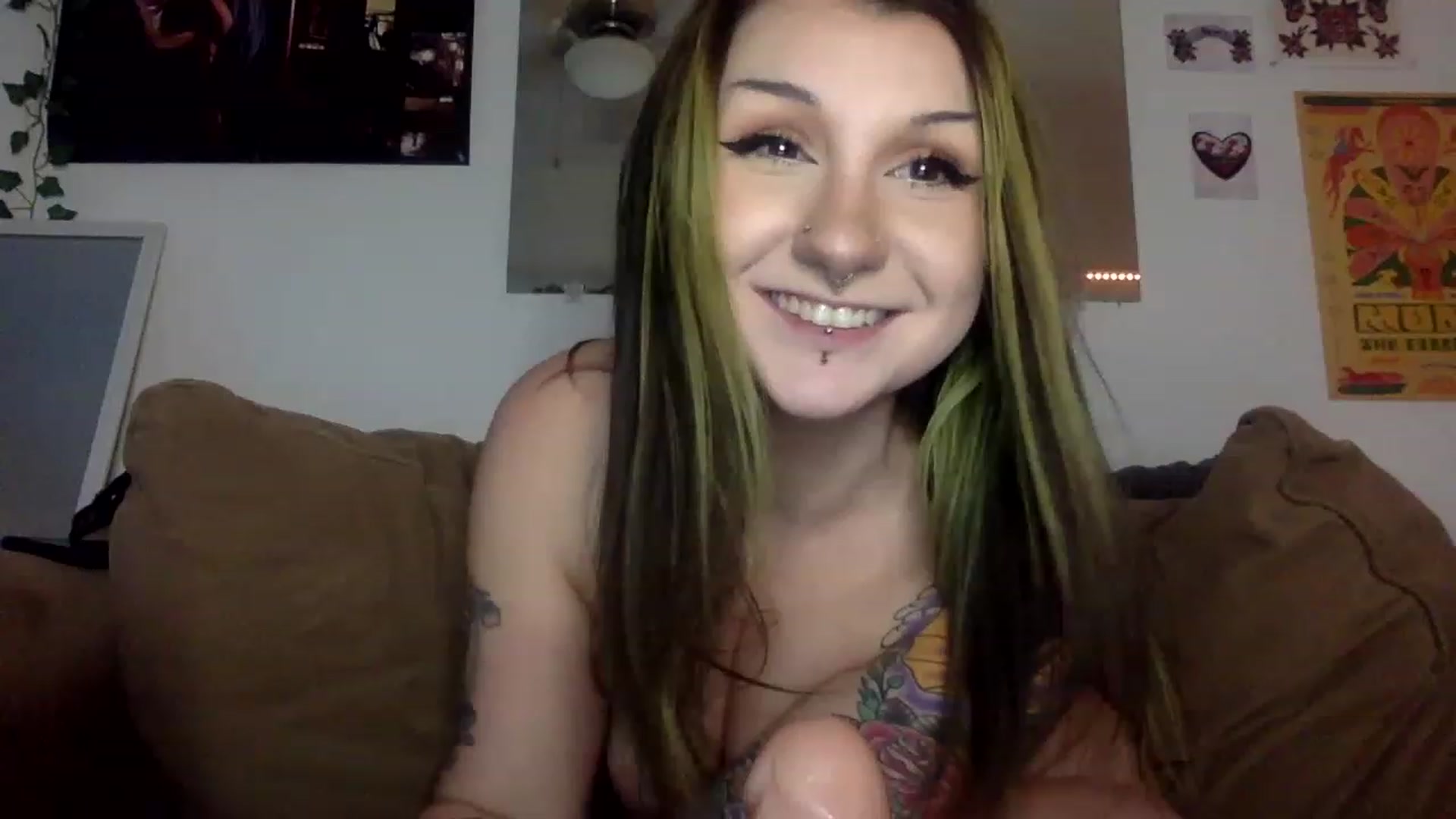 Gallery image thumbnail from ThorneXo's myfreecams stream on, 12/16/2022, 24:40 image 1 of 20