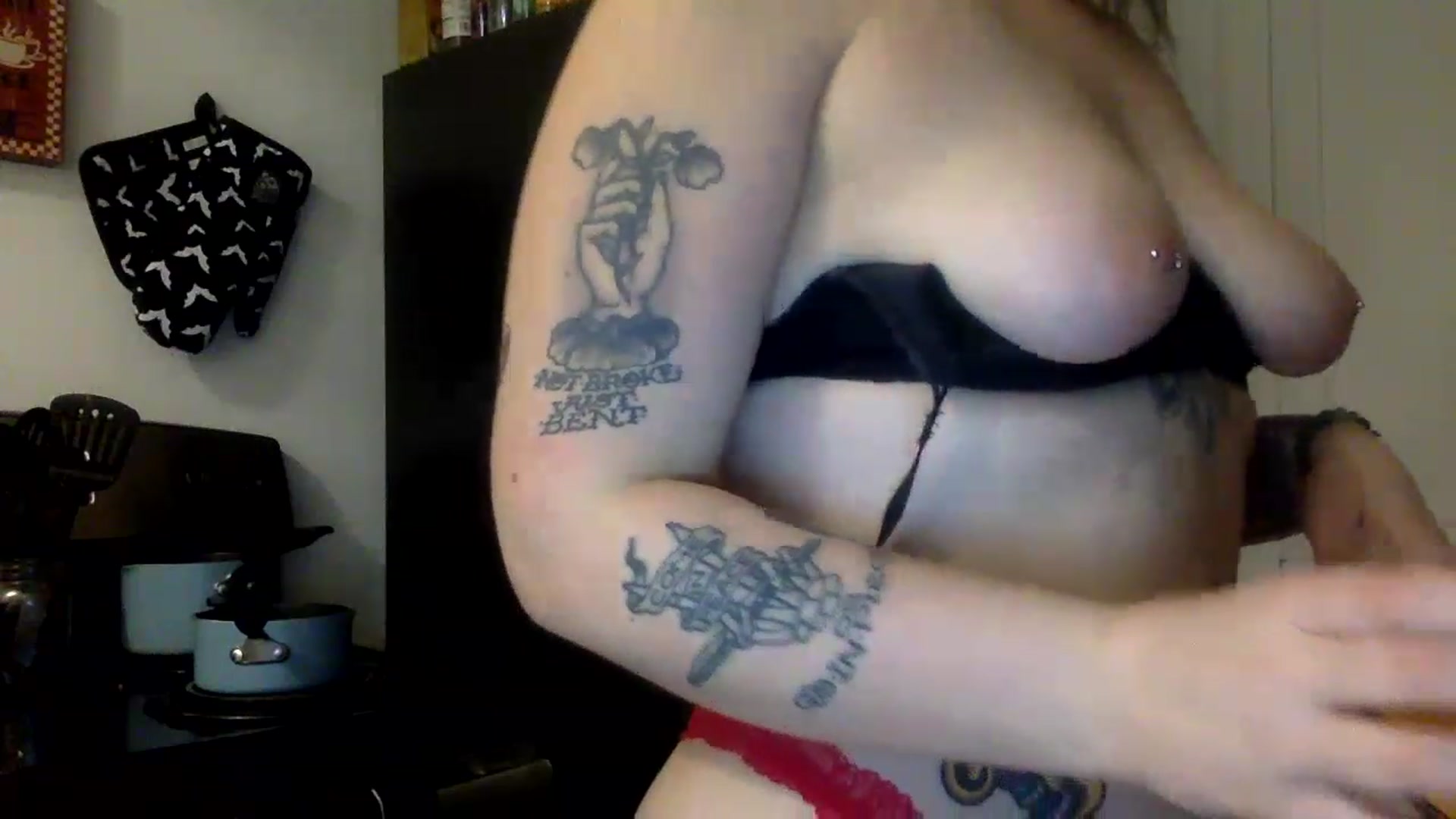 Gallery image thumbnail from ThorneXo's myfreecams stream on, 12/28/2022, 22:26 image 8 of 20