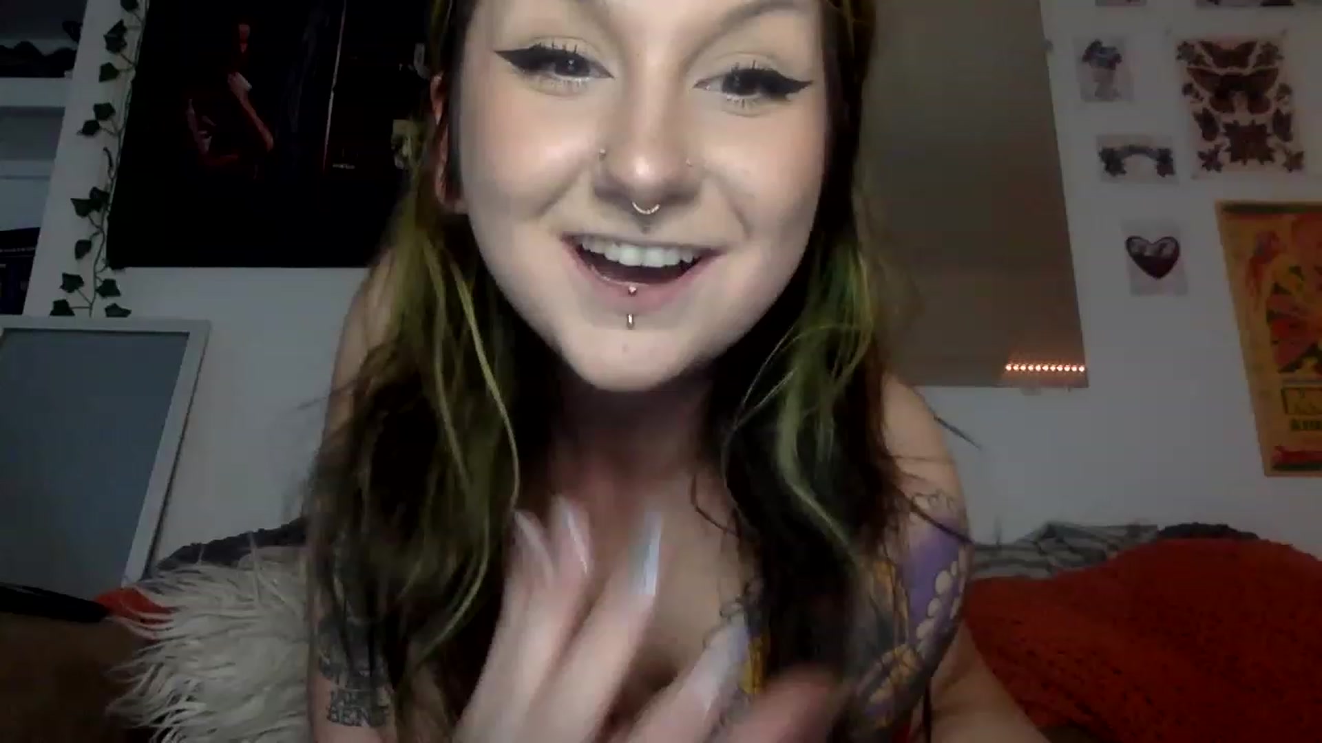 Gallery image thumbnail from ThorneXo's myfreecams stream on, 12/28/2022, 22:26 image 1 of 20