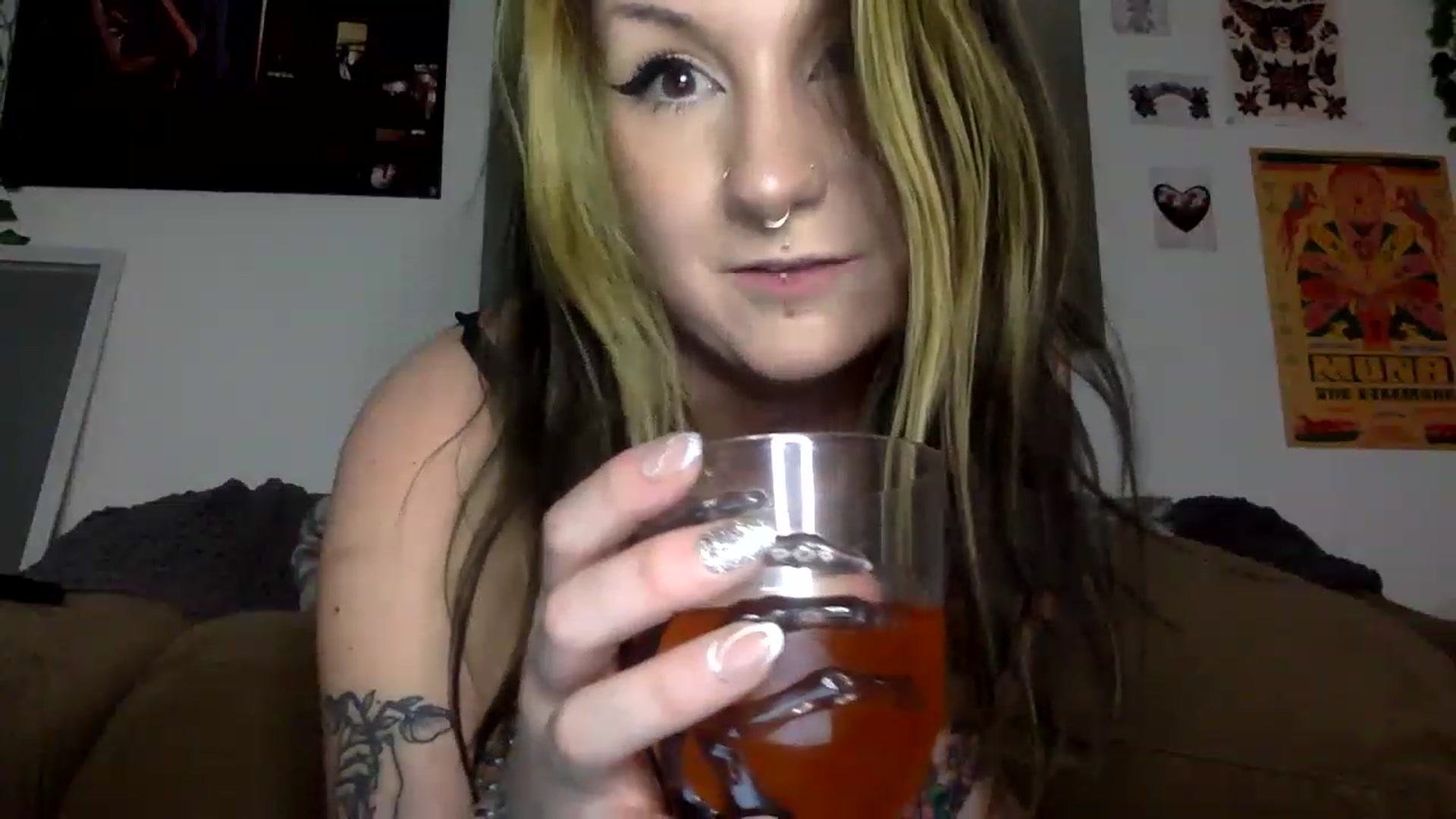 Gallery image thumbnail from ThorneXo's myfreecams stream on, 12/29/2022, 22:26 image 16 of 20