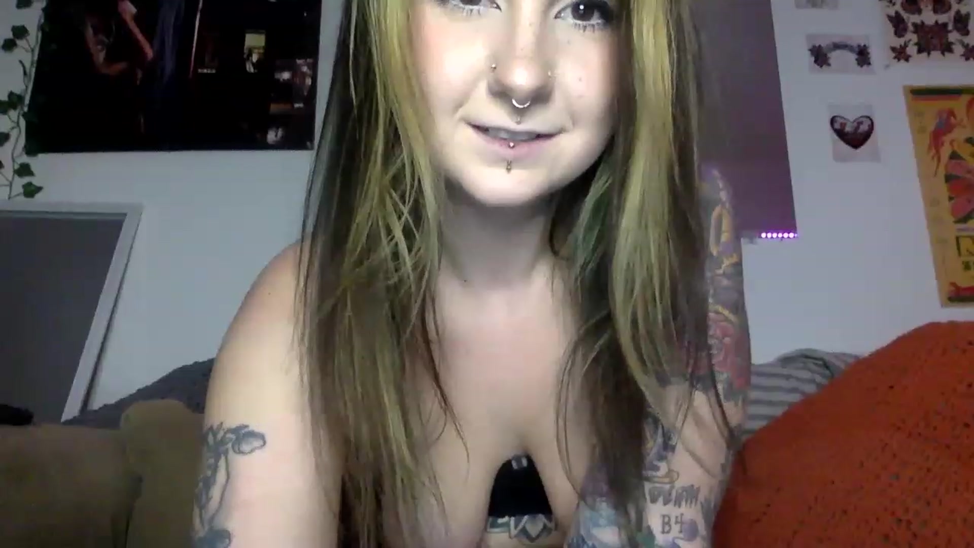 Gallery image thumbnail from ThorneXo's myfreecams stream on, 01/02/2023, 22:58 image 16 of 20