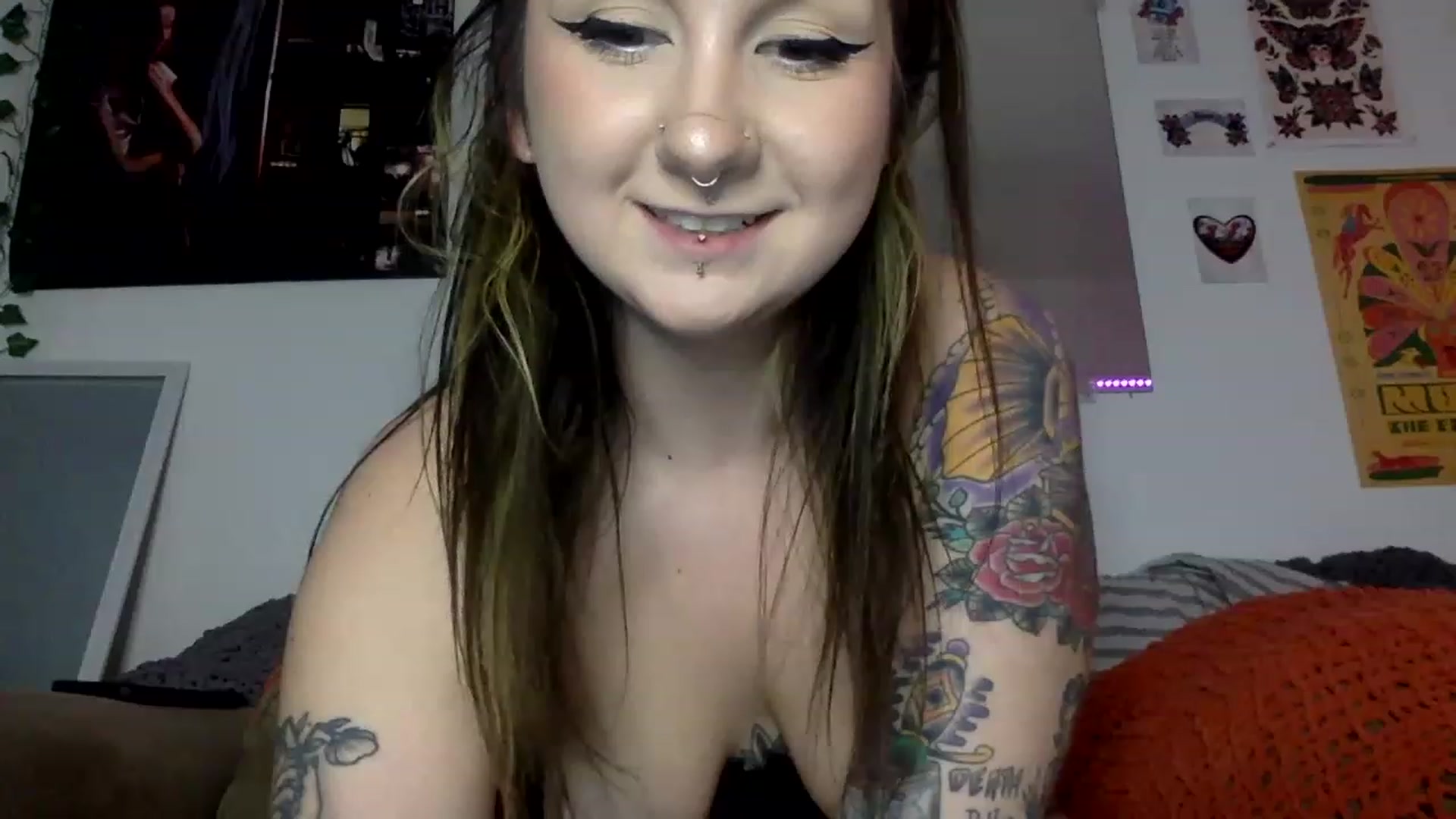 Gallery image thumbnail from ThorneXo's myfreecams stream on, 01/03/2023, 22:53 image 13 of 20