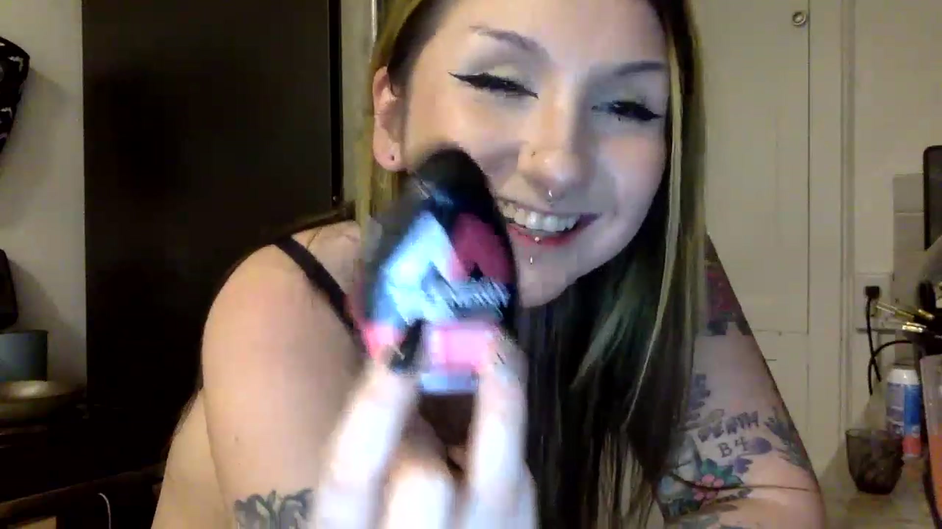 Gallery image thumbnail from ThorneXo's myfreecams stream on, 01/10/2023, 23:12 image 15 of 20