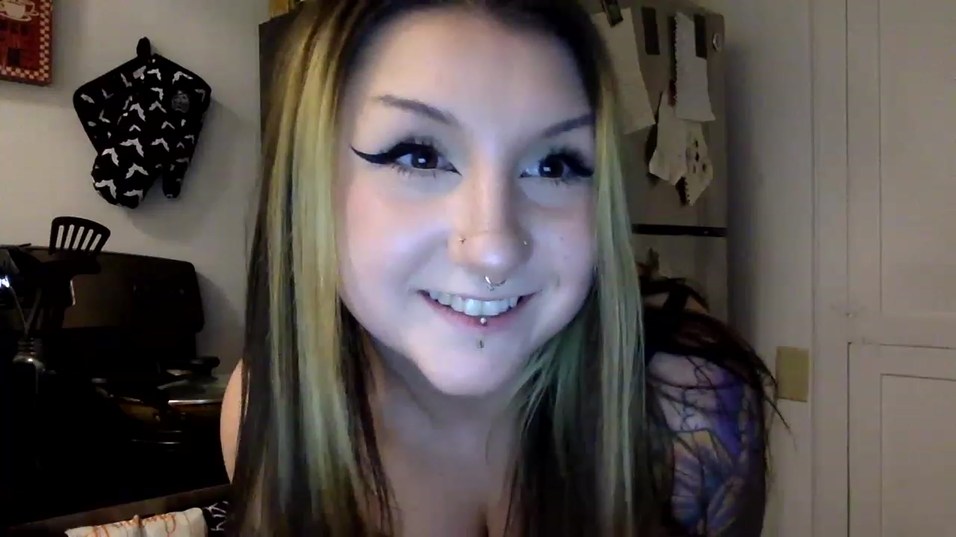 Gallery image thumbnail from ThorneXo's myfreecams stream on, 01/12/2023, 21:16 image 5 of 20
