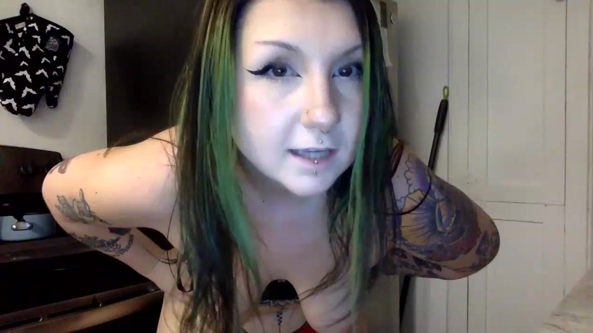 Gallery image thumbnail from ThorneXo's myfreecams stream on, 01/17/2023, 24:02 image 8 of 20