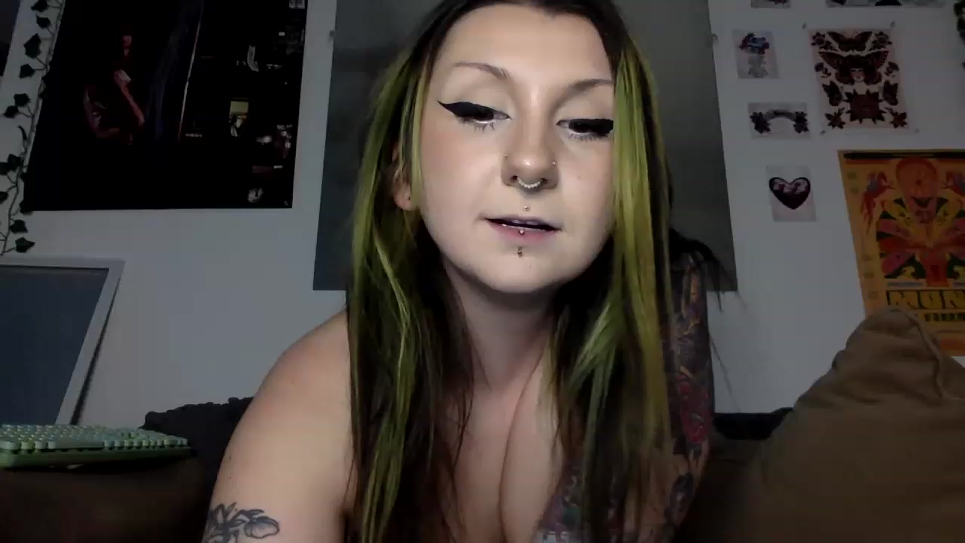 Gallery image thumbnail from ThorneXo's myfreecams stream on, 01/28/2023, 24:21 image 19 of 20