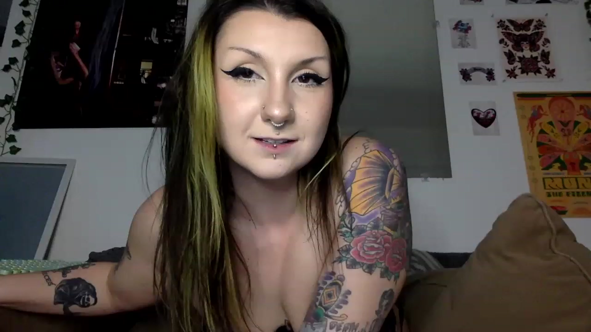 Gallery image thumbnail from ThorneXo's myfreecams stream on, 01/28/2023, 24:21 image 15 of 20