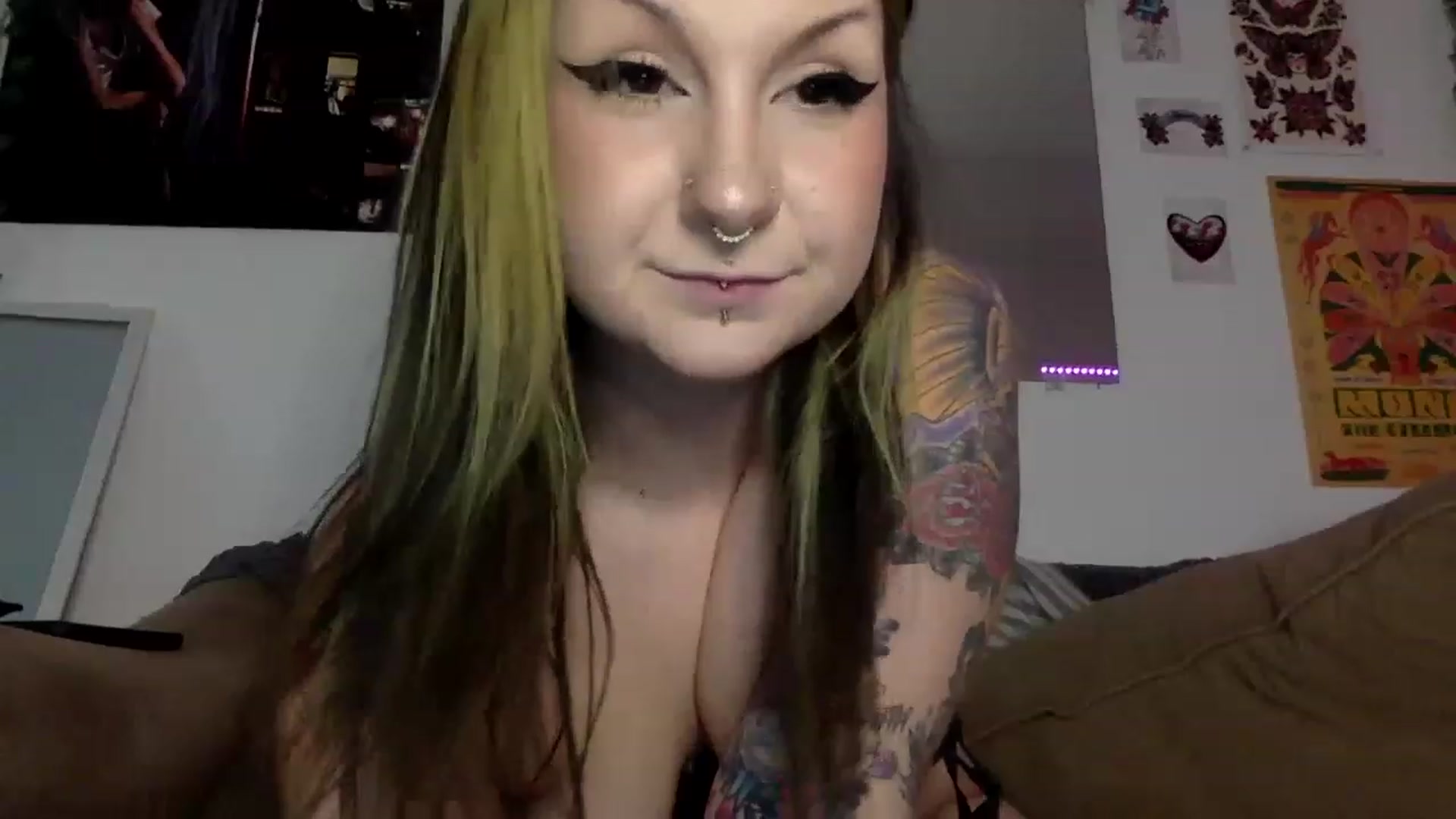 Gallery image thumbnail from ThorneXo's myfreecams stream on, 02/01/2023, 21:56 image 14 of 20