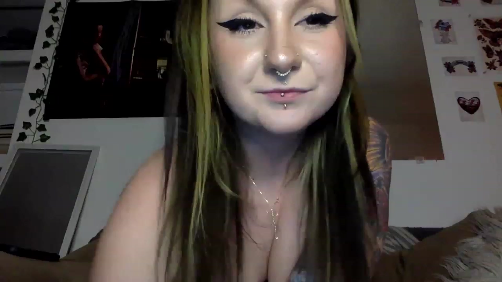 Gallery image thumbnail from ThorneXo's myfreecams stream on, 02/03/2023, 01:36 image 14 of 20