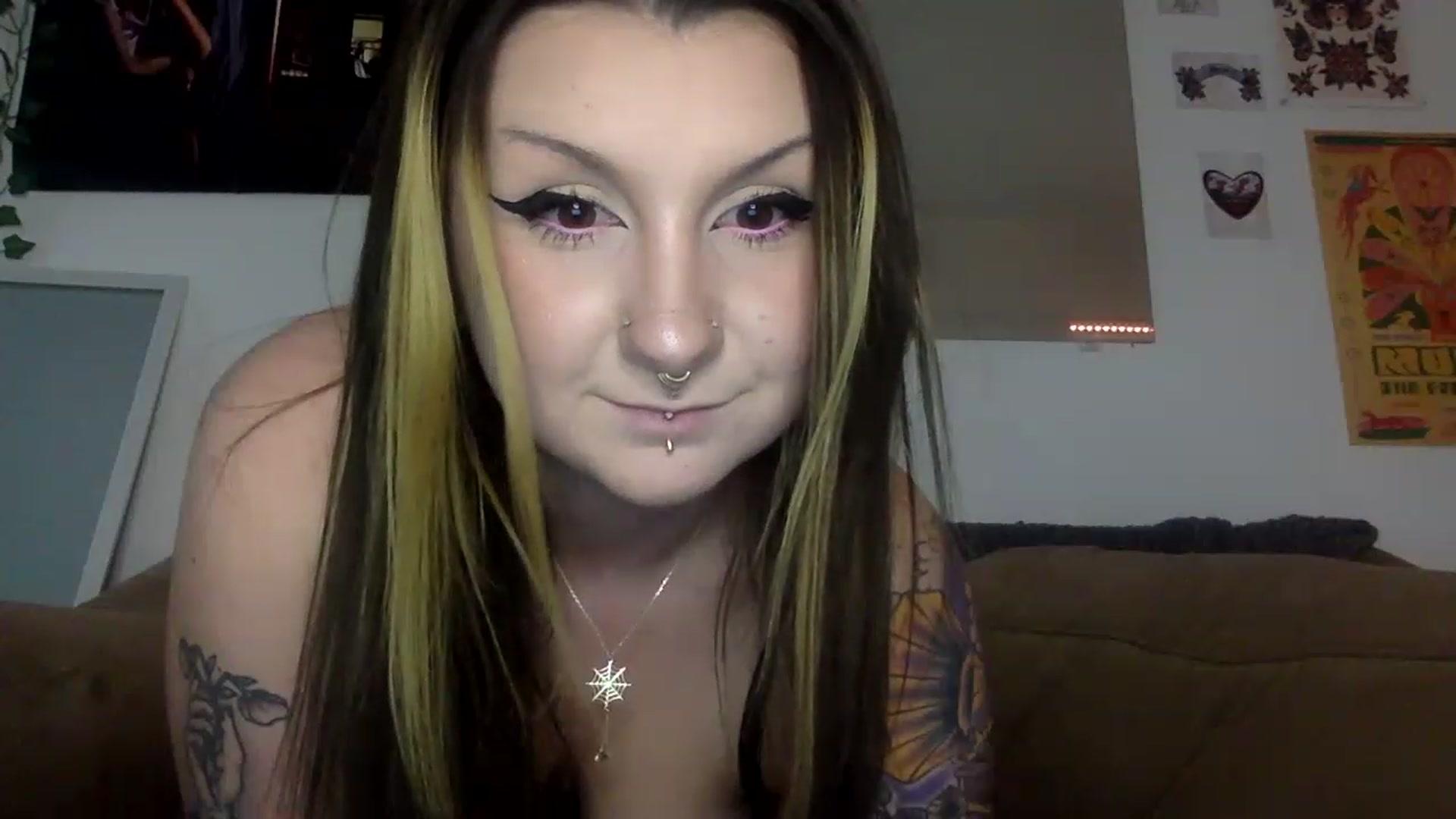 Gallery image thumbnail from ThorneXo's myfreecams stream on, 02/11/2023, 24:13 image 15 of 20