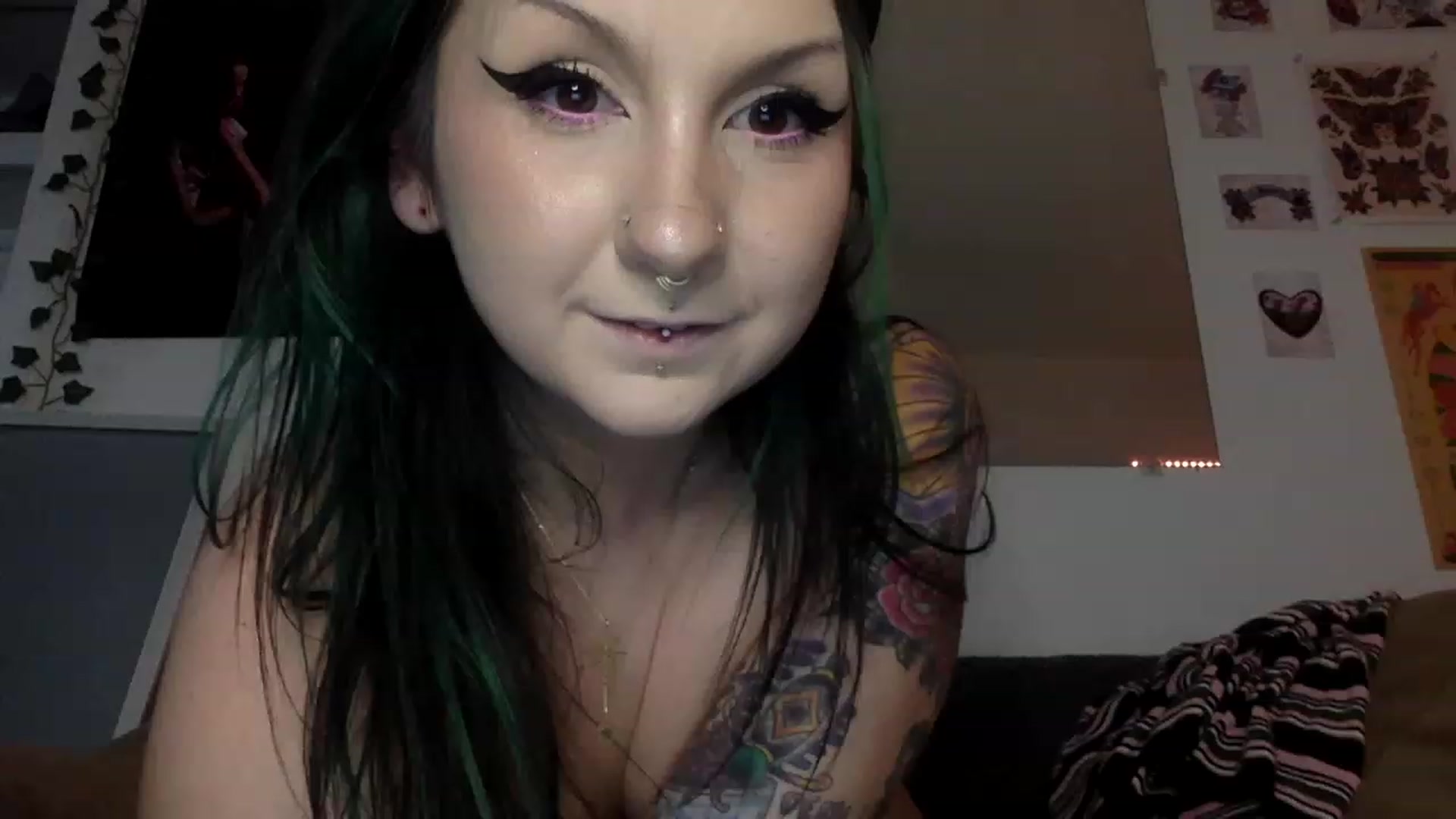Gallery image thumbnail from ThorneXo's myfreecams stream on, 02/14/2023, 24:36 image 15 of 20