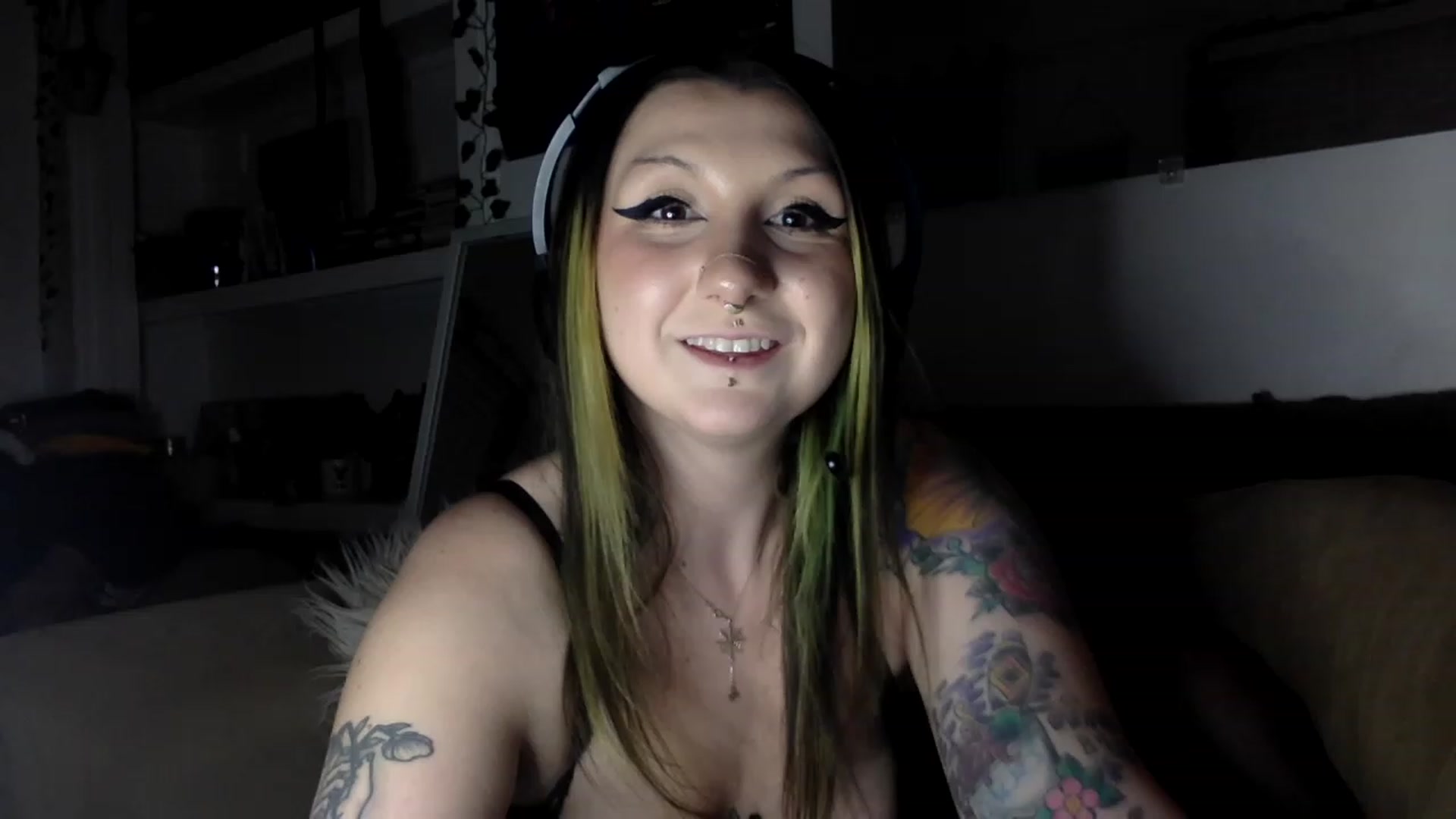 Gallery image thumbnail from ThorneXo's myfreecams stream on, 04/28/2023, 04:19 image 6 of 20