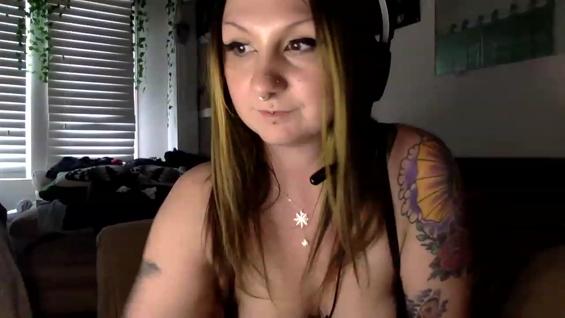 Gallery image thumbnail from ThorneXo's myfreecams stream on, 05/03/2023, 23:09 image 6 of 20
