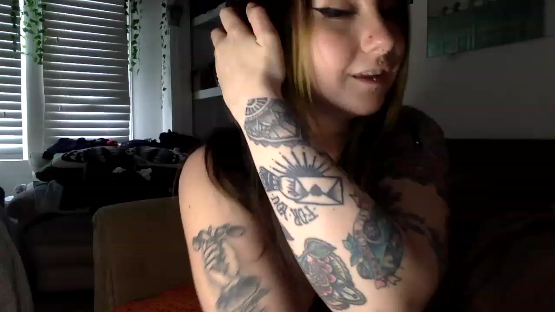Gallery image thumbnail from ThorneXo's myfreecams stream on, 05/03/2023, 23:09 image 11 of 20