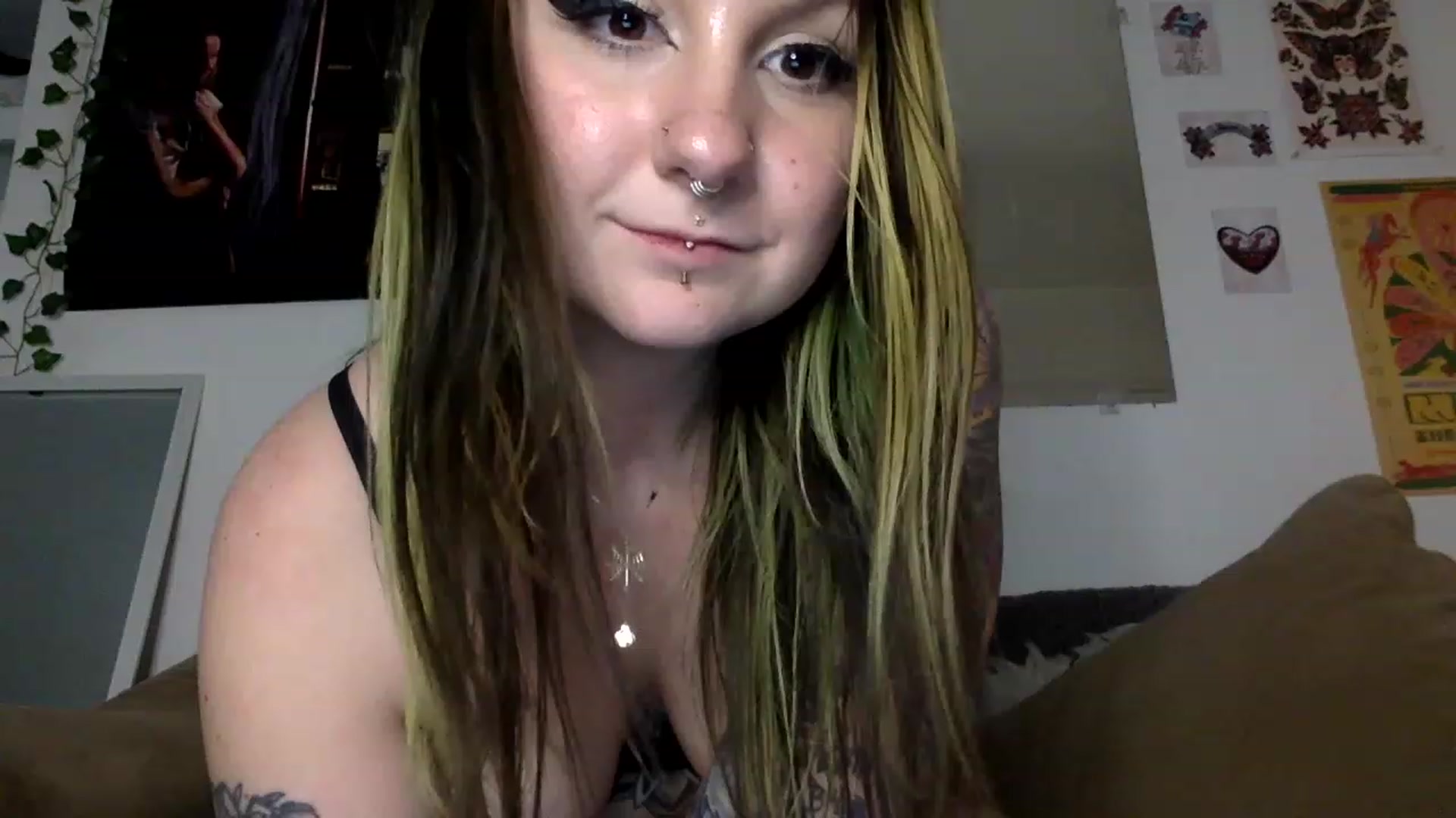 Gallery image thumbnail from ThorneXo's myfreecams stream on, 05/04/2023, 01:43 image 1 of 20