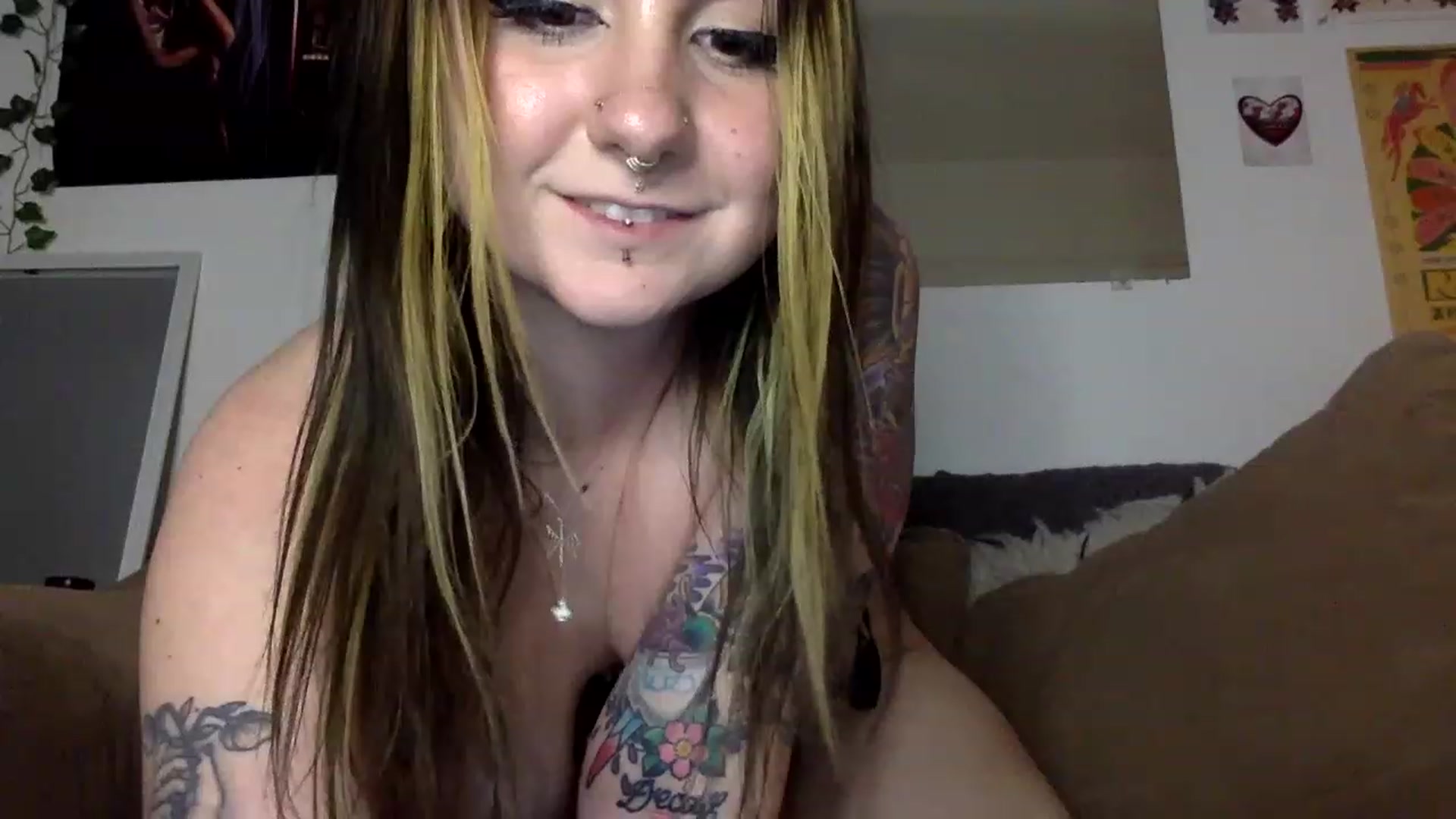 Gallery image thumbnail from ThorneXo's myfreecams stream on, 05/04/2023, 02:14 image 2 of 20