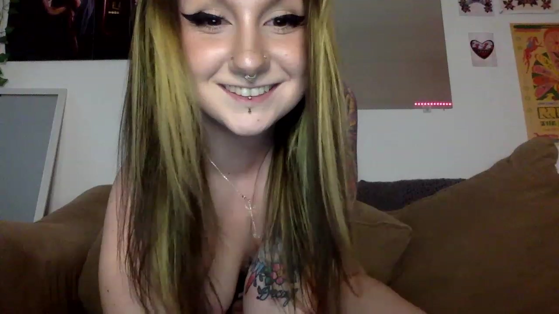 Gallery image thumbnail from ThorneXo's myfreecams stream on, 05/13/2023, 22:43 image 3 of 20