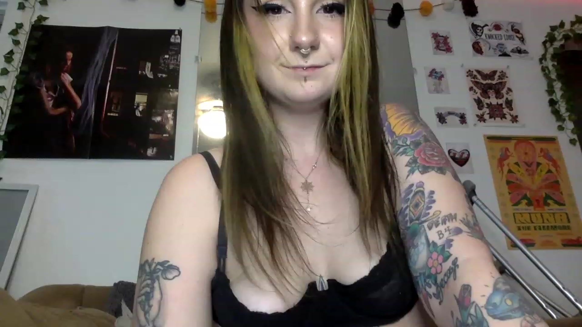 Gallery image thumbnail from ThorneXo's myfreecams stream on, 05/15/2023, 22:48 image 14 of 20