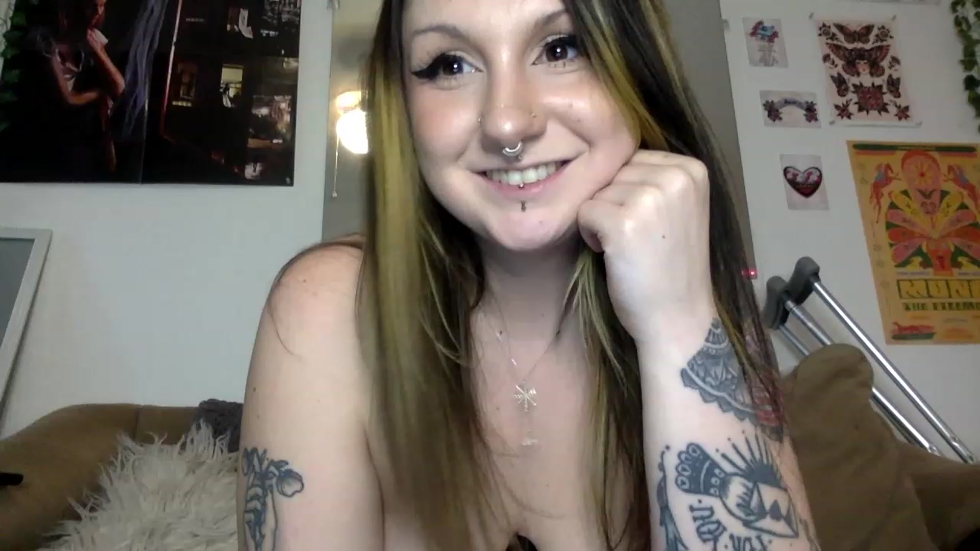 Gallery image thumbnail from ThorneXo's myfreecams stream on, 05/17/2023, 23:01 image 19 of 20