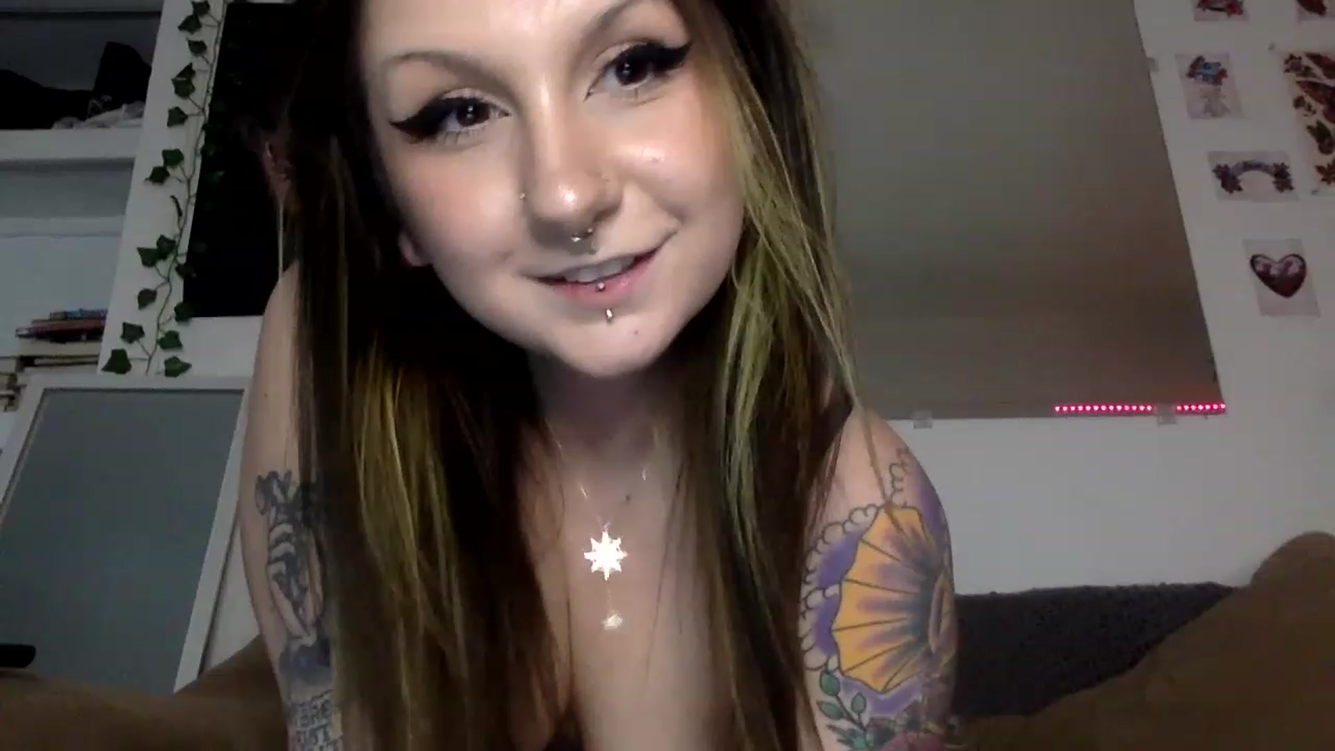 Gallery image thumbnail from ThorneXo's myfreecams stream on, 05/25/2023, 23:38 image 10 of 20