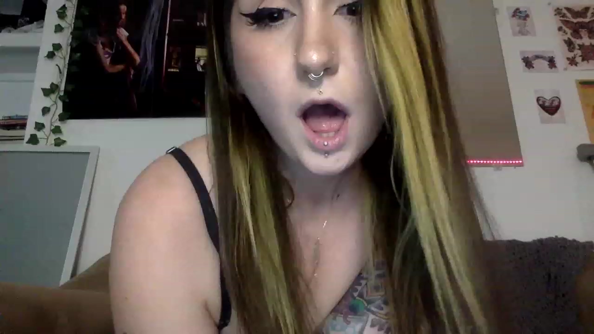 Gallery image thumbnail from ThorneXo's myfreecams stream on, 05/26/2023, 24:44 image 16 of 20