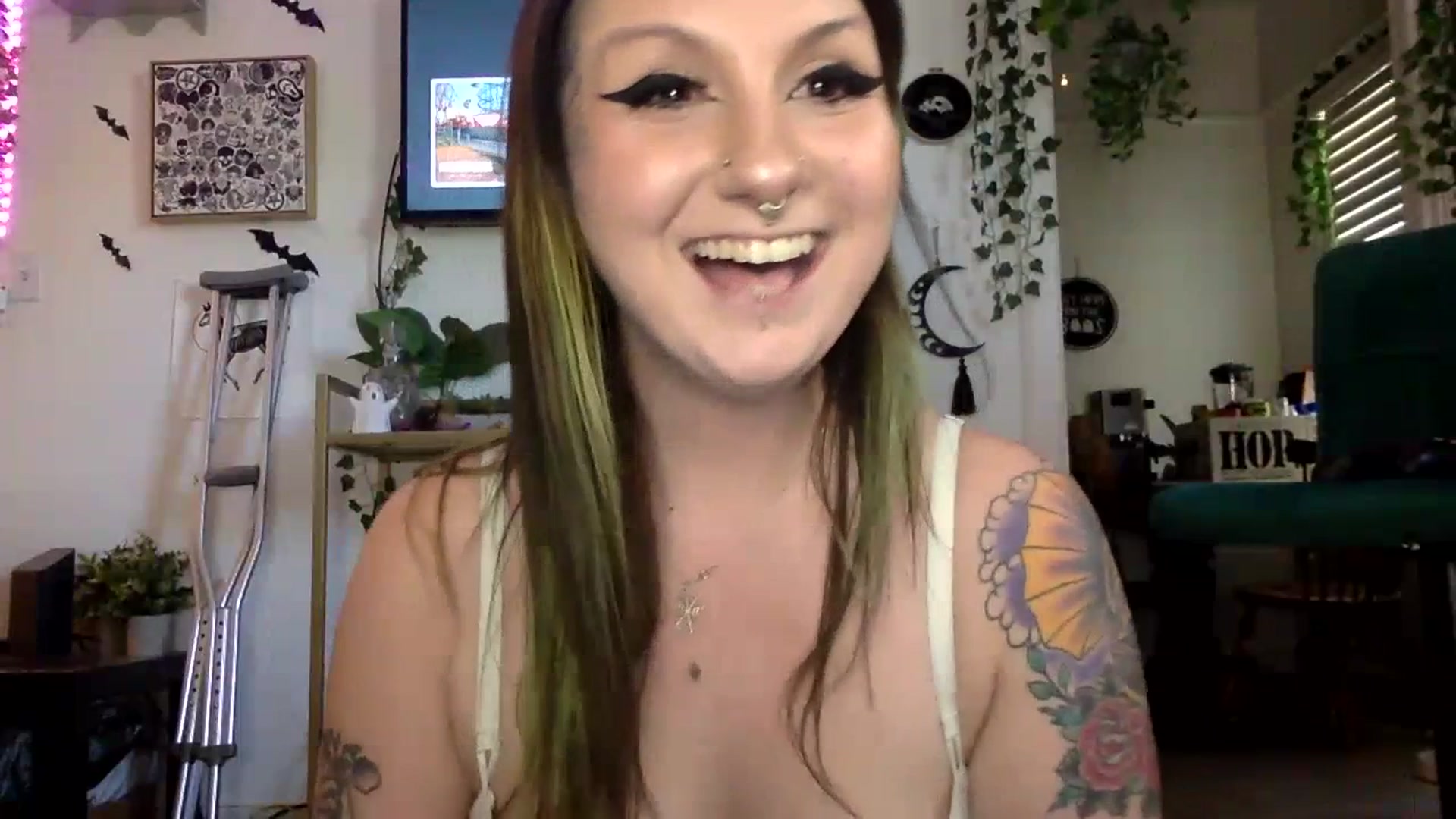 Gallery image thumbnail from ThorneXo's myfreecams stream on, 07/16/2023, 01:57 image 12 of 20