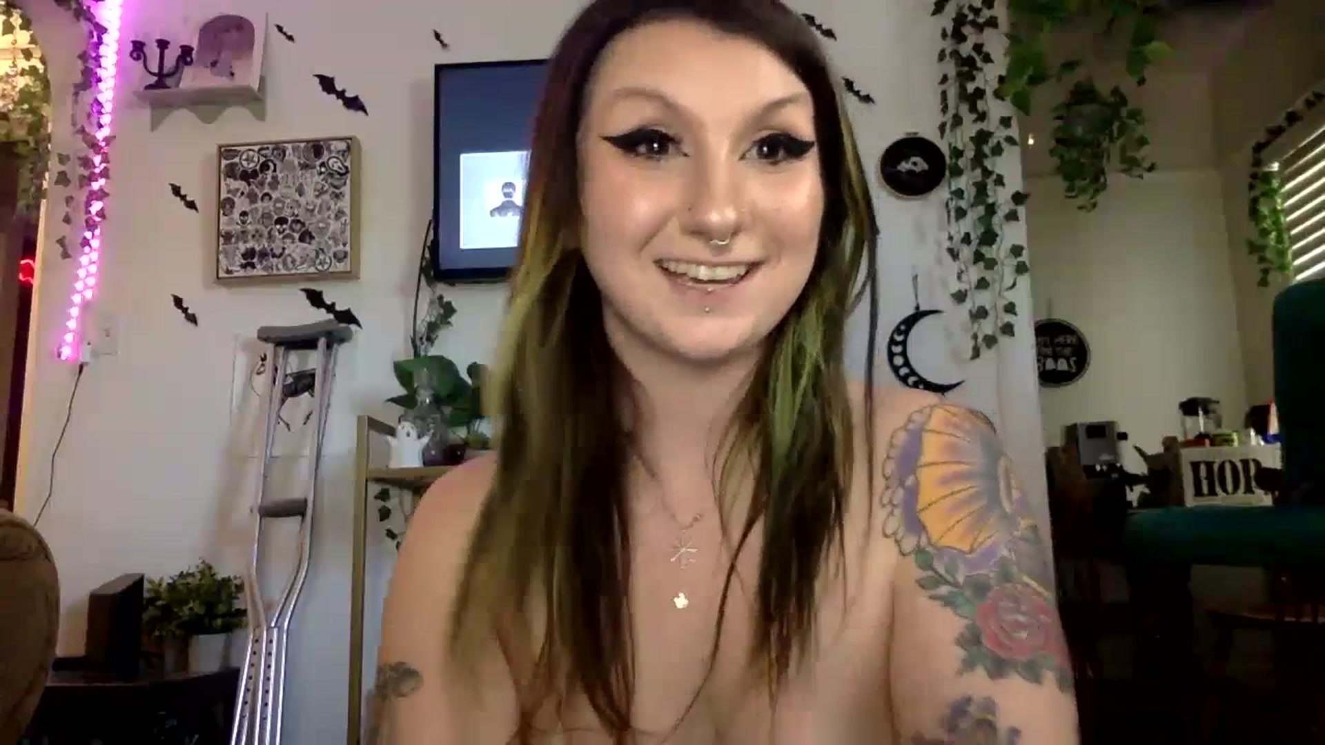 Gallery image thumbnail from ThorneXo's myfreecams stream on, 07/16/2023, 01:57 image 2 of 20