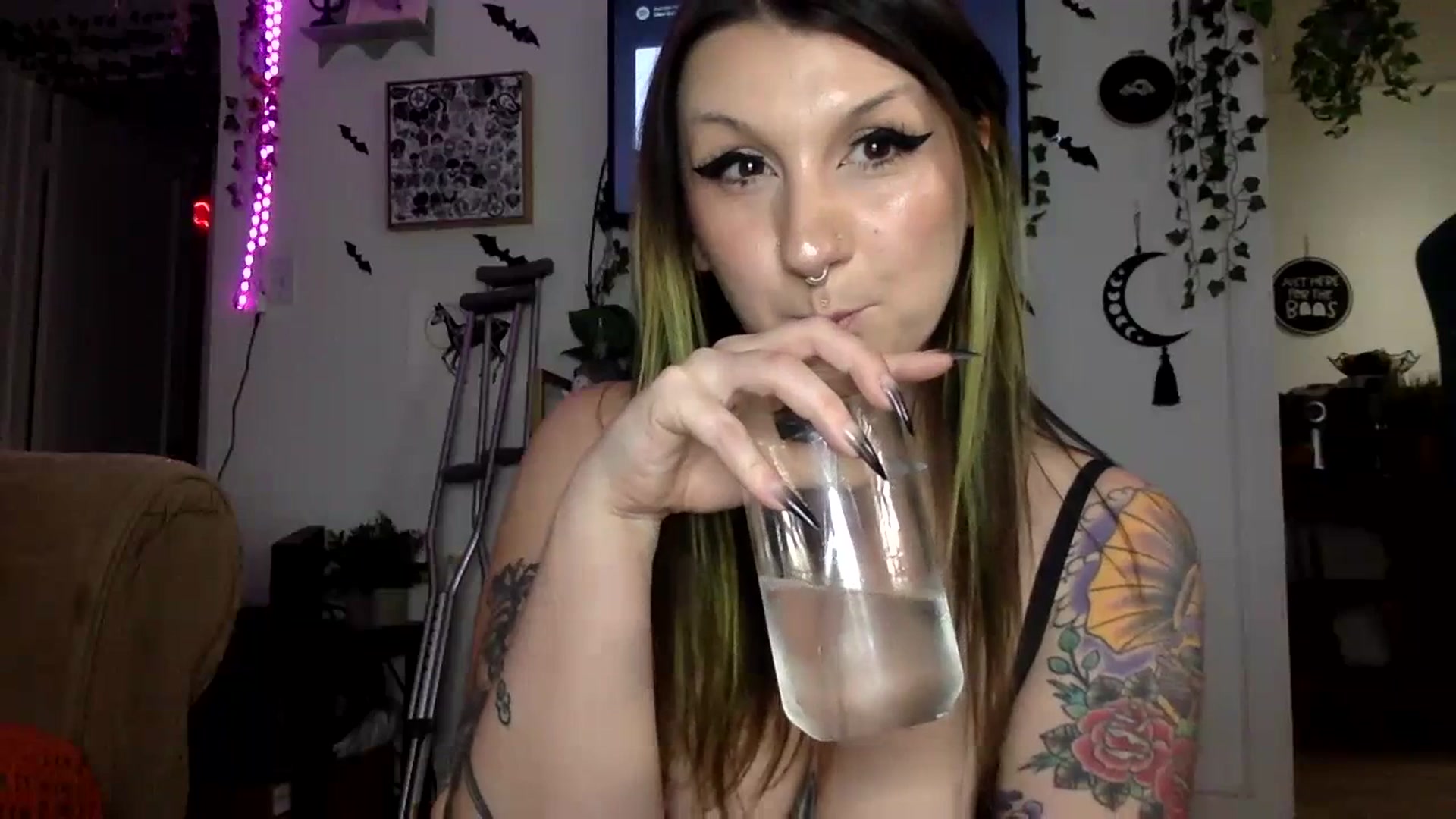 Gallery image thumbnail from ThorneXo's myfreecams stream on, 07/18/2023, 23:58 image 3 of 20