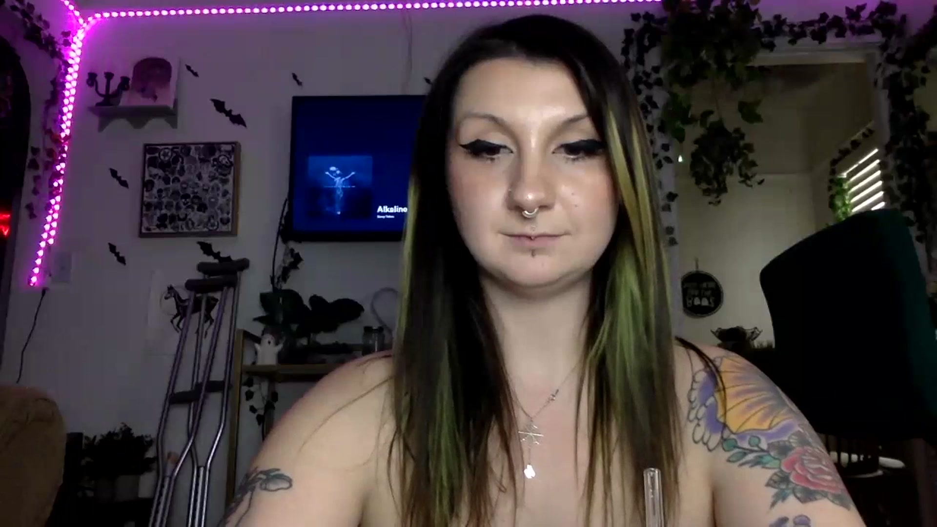 Gallery image thumbnail from ThorneXo's myfreecams stream on, 07/18/2023, 23:58 image 17 of 20