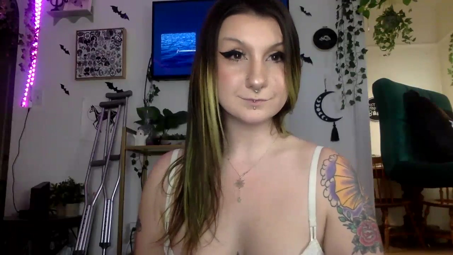 Gallery image thumbnail from ThorneXo's myfreecams stream on, 07/20/2023, 23:25 image 14 of 20