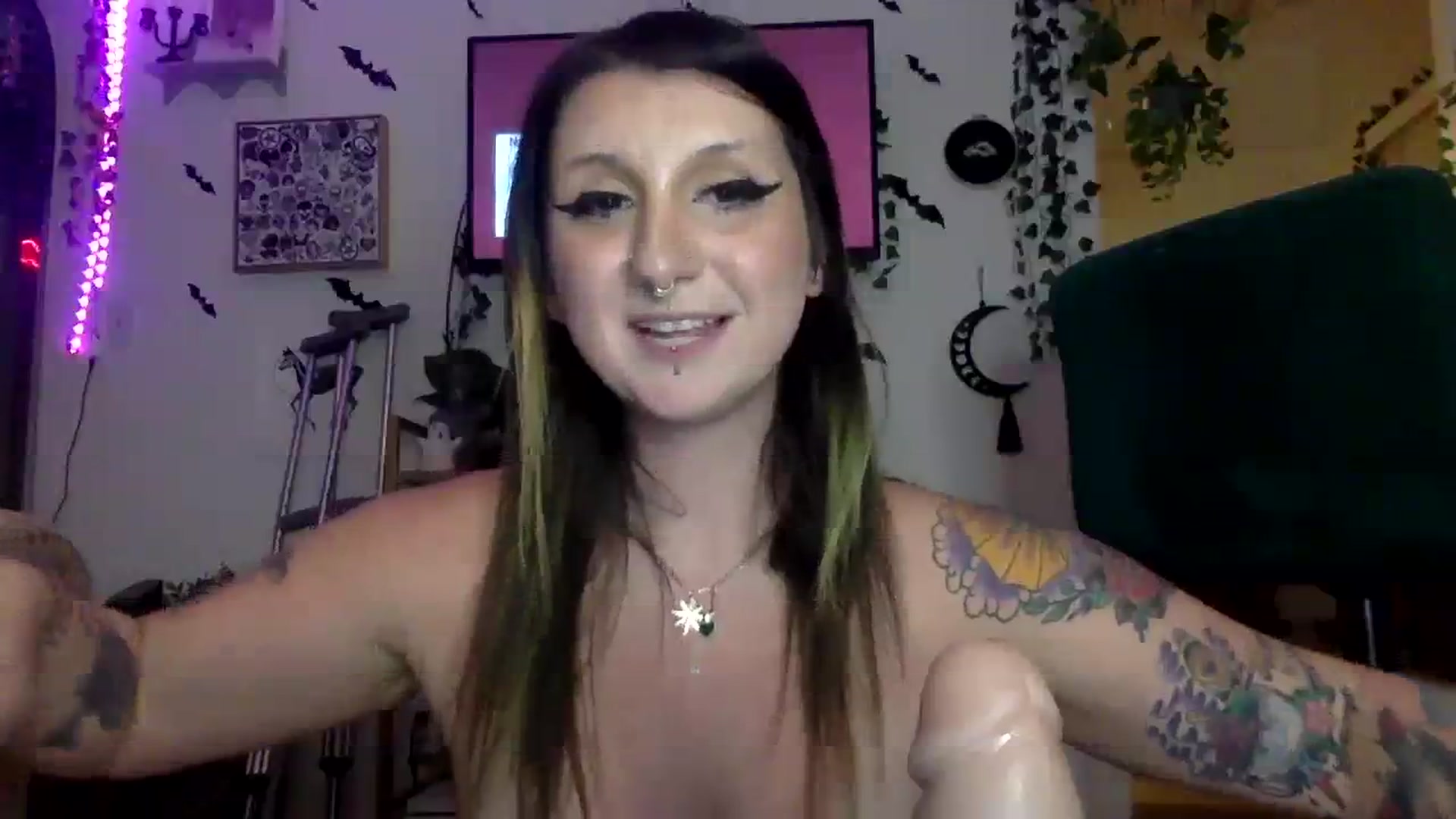 Gallery image thumbnail from ThorneXo's myfreecams stream on, 07/29/2023, 07:40 image 17 of 20