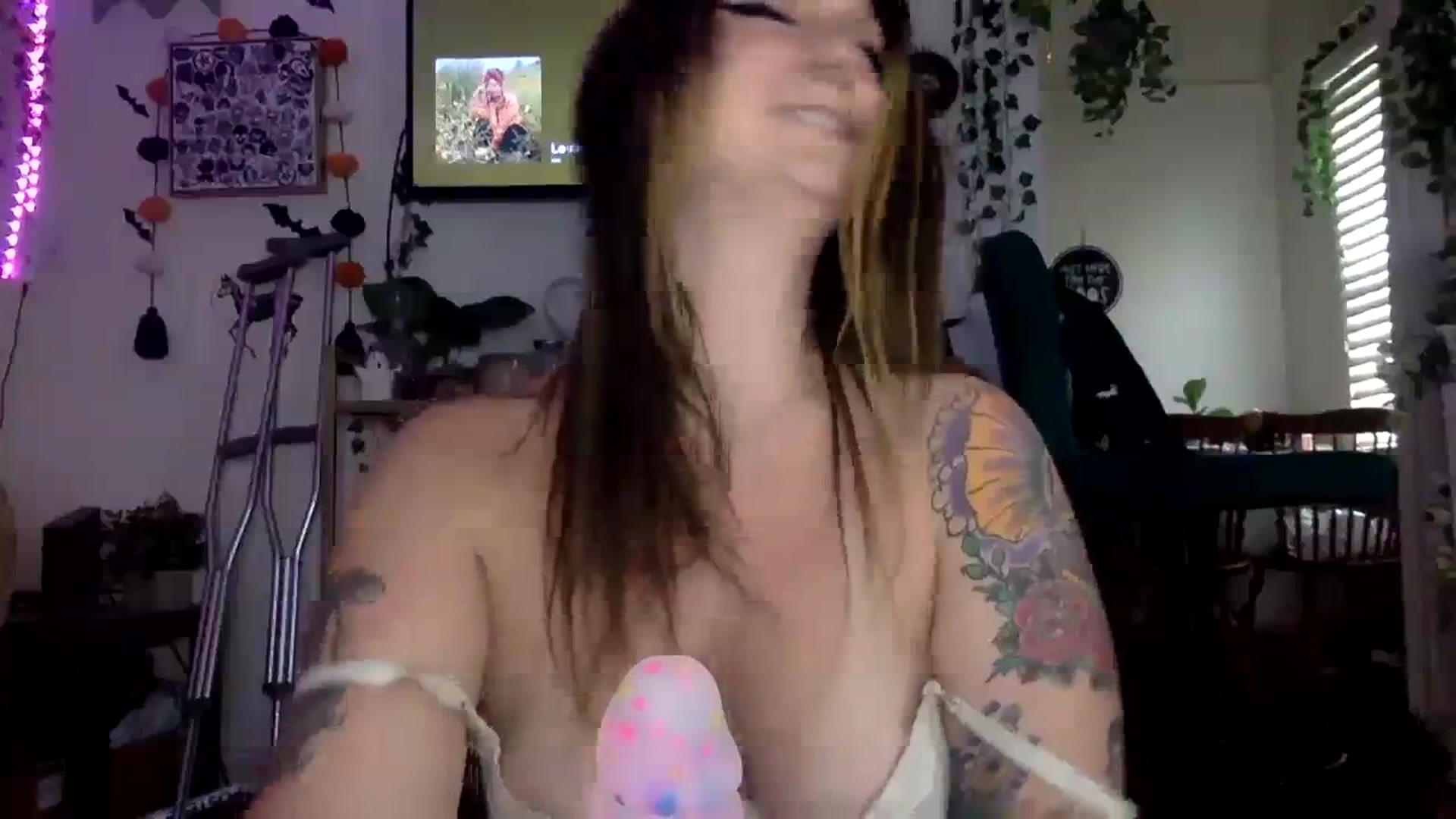 Gallery image thumbnail from ThorneXo's myfreecams stream on, 08/10/2023, 24:25 image 20 of 20