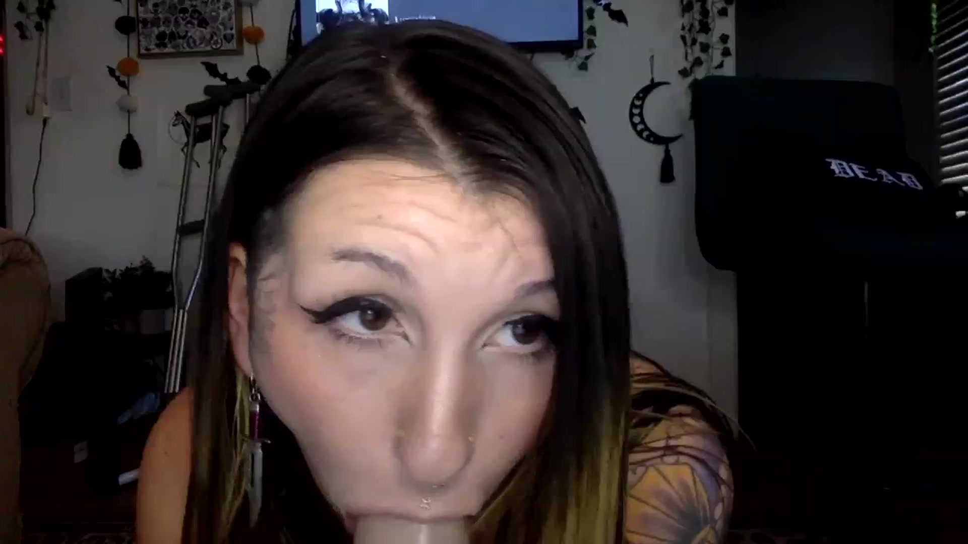 Gallery image thumbnail from ThorneXo's myfreecams stream on, 08/18/2023, 02:34 image 6 of 20