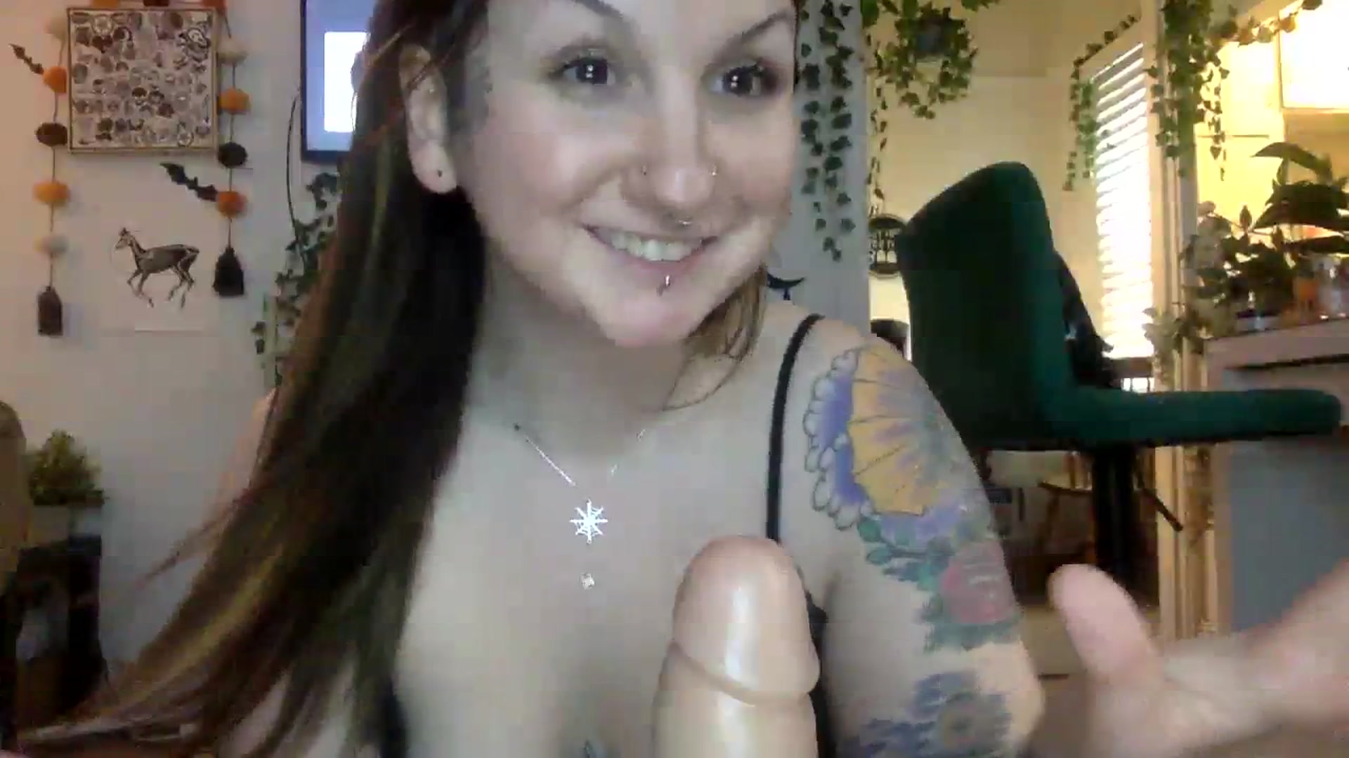 Gallery image thumbnail from ThorneXo's myfreecams stream on, 03/17/2024, 22:29 image 15 of 20
