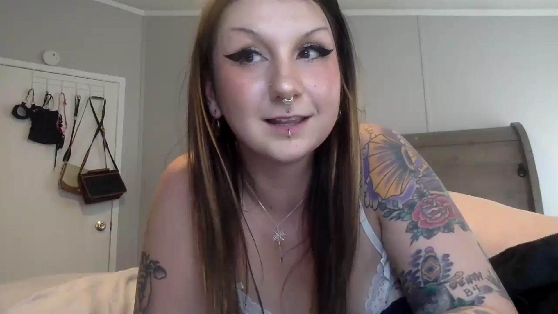 Gallery image thumbnail from ThorneXo's myfreecams stream on, 07/09/2024, 24:30 image 15 of 20