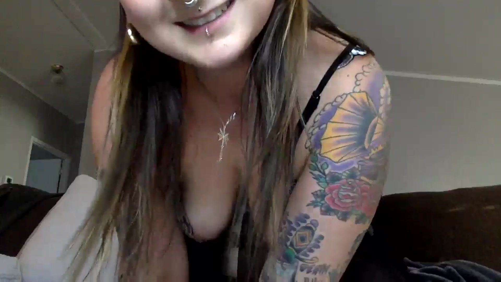 Gallery image thumbnail from ThorneXo's myfreecams stream on, 07/10/2024, 01:21 image 13 of 20
