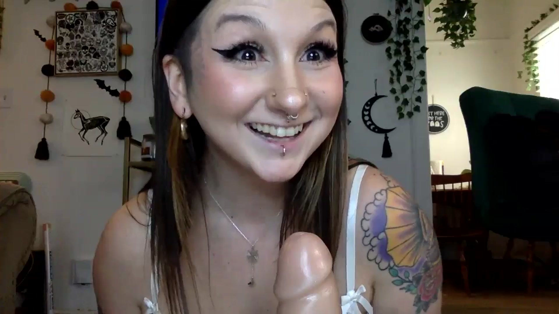 Gallery image thumbnail from ThorneXo's myfreecams stream on, 09/30/2024, 19:45 image 13 of 20