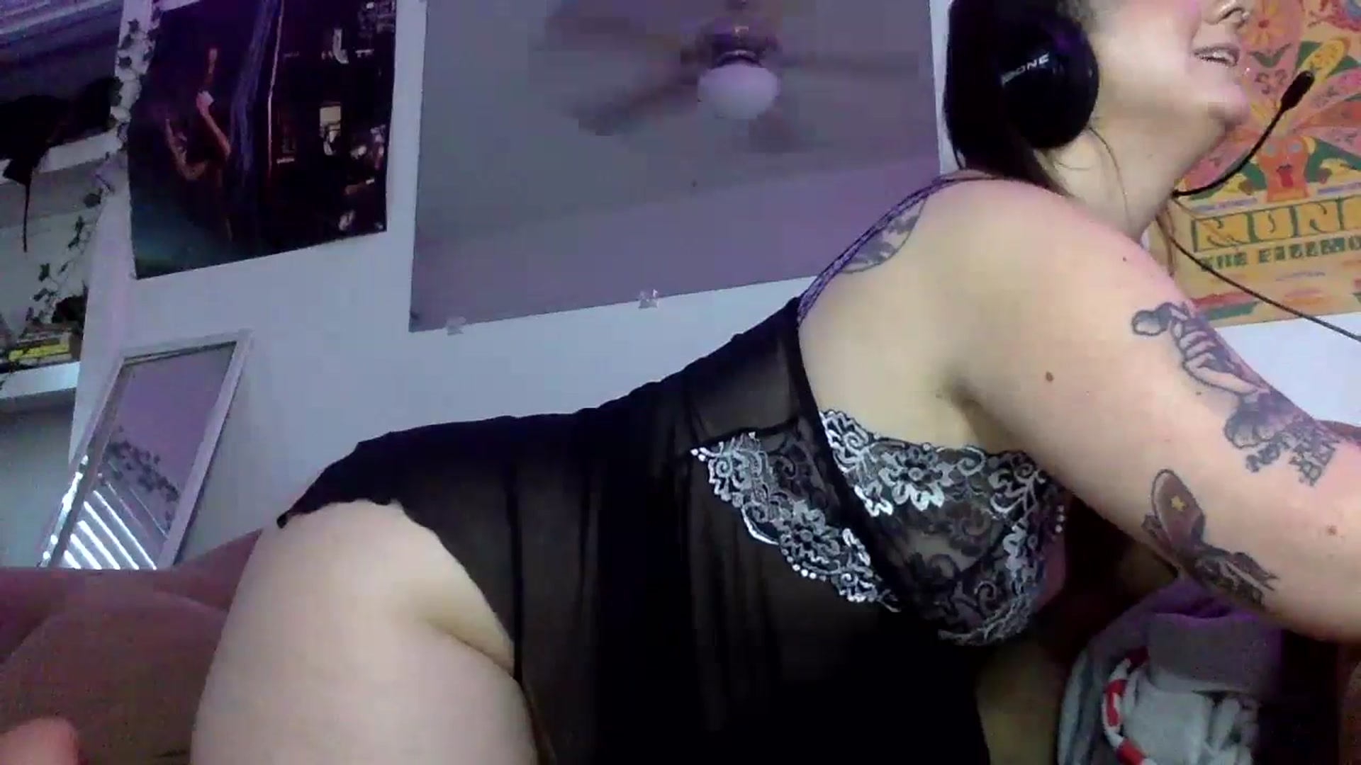 Gallery image thumbnail from ThorneXo's myfreecams stream on, 10/03/2024, 24:29 image 17 of 20