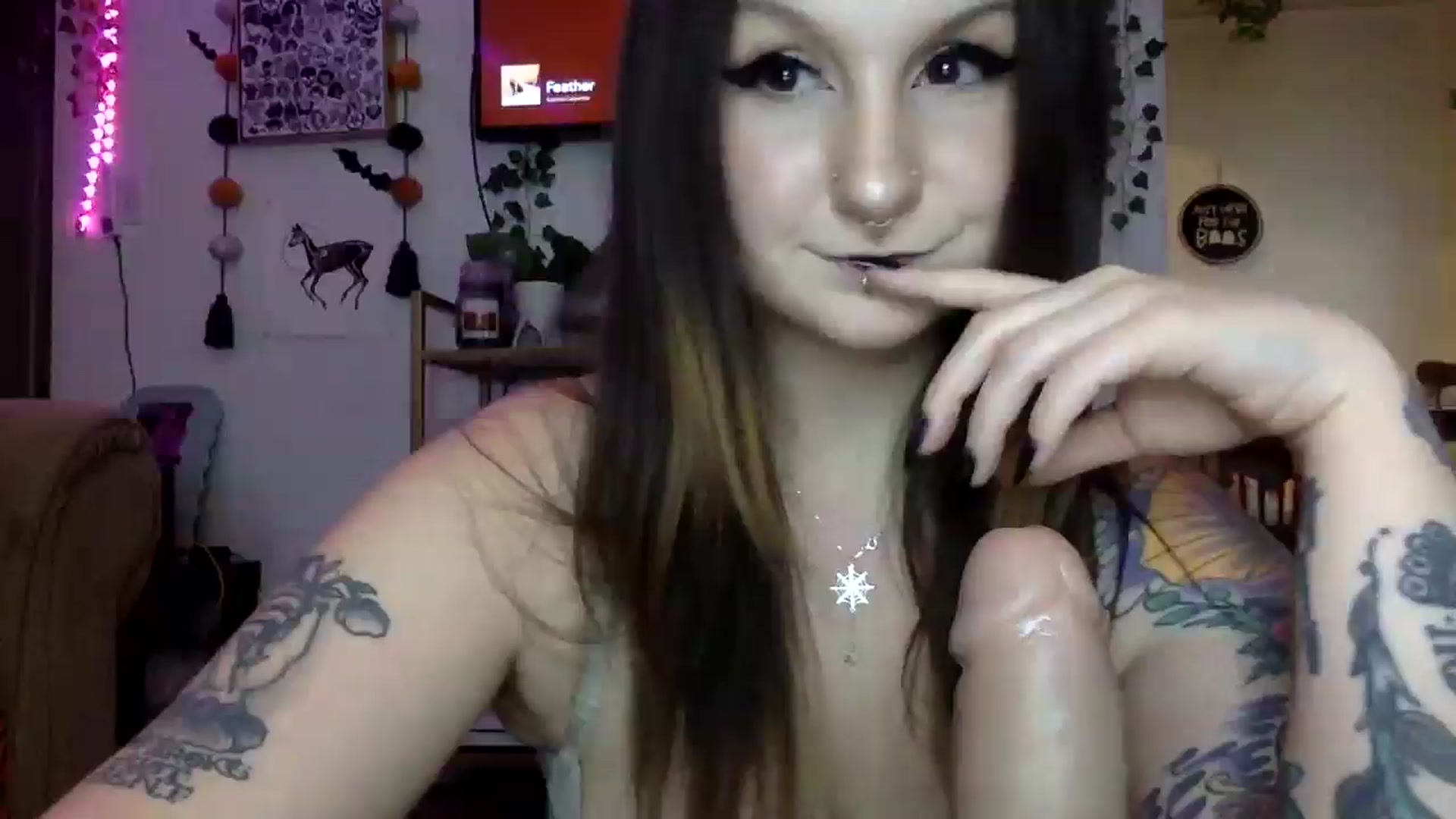Gallery image thumbnail from ThorneXo's myfreecams stream on, 01/02/2025, 23:28 image 1 of 20