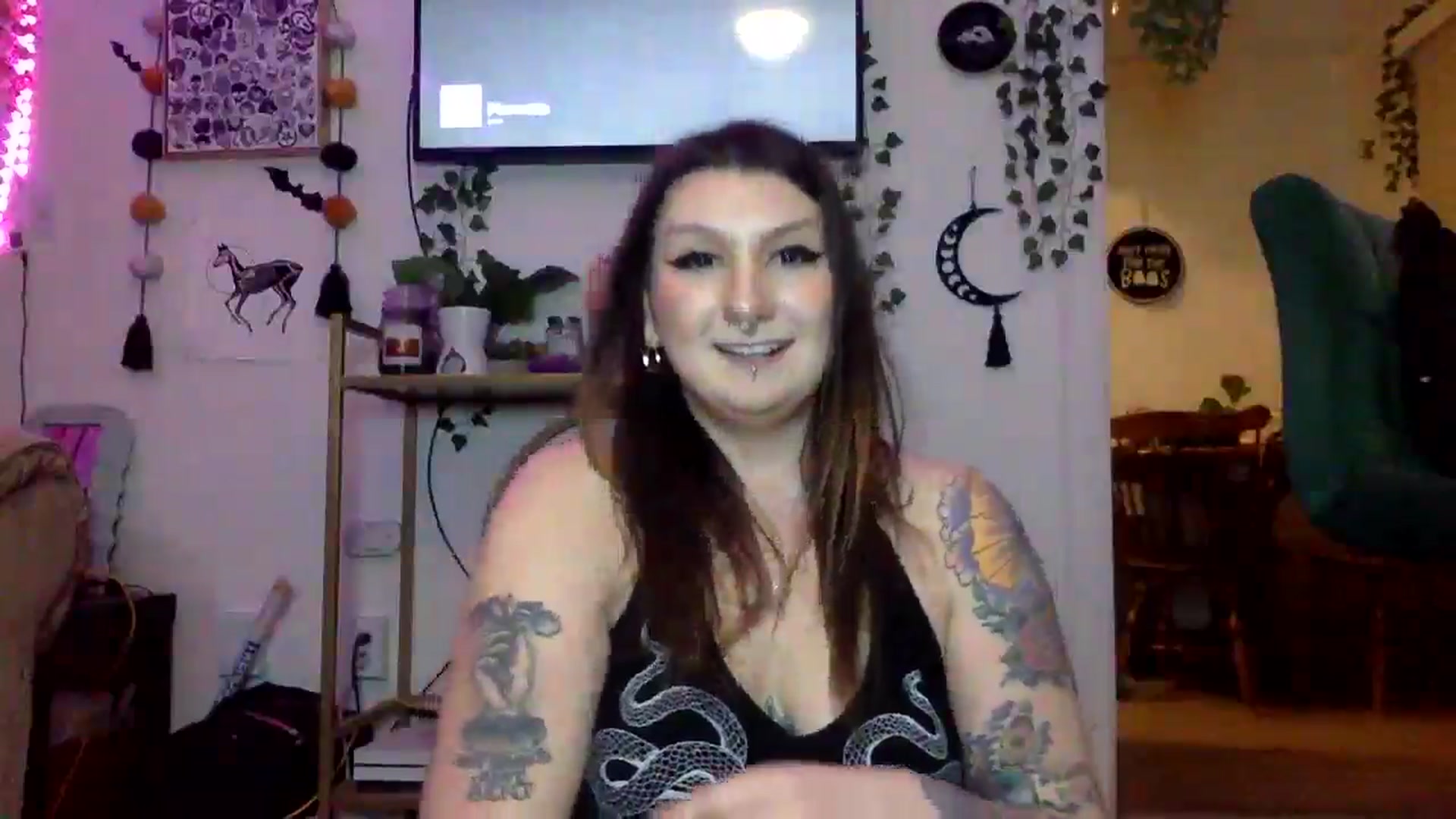 Gallery image thumbnail from ThorneXo's myfreecams stream on, 01/05/2025, 01:34 image 13 of 20