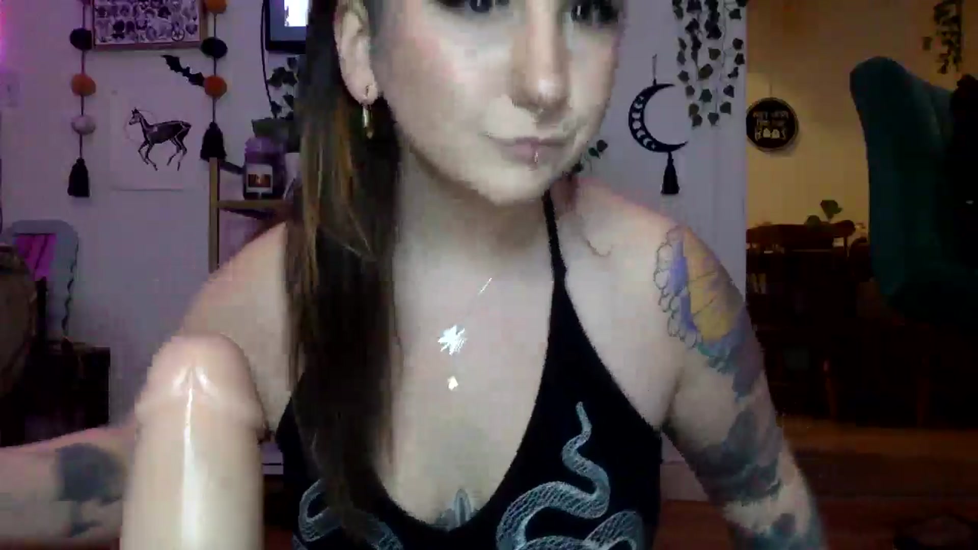 Gallery image thumbnail from ThorneXo's myfreecams stream on, 01/05/2025, 01:34 image 16 of 20