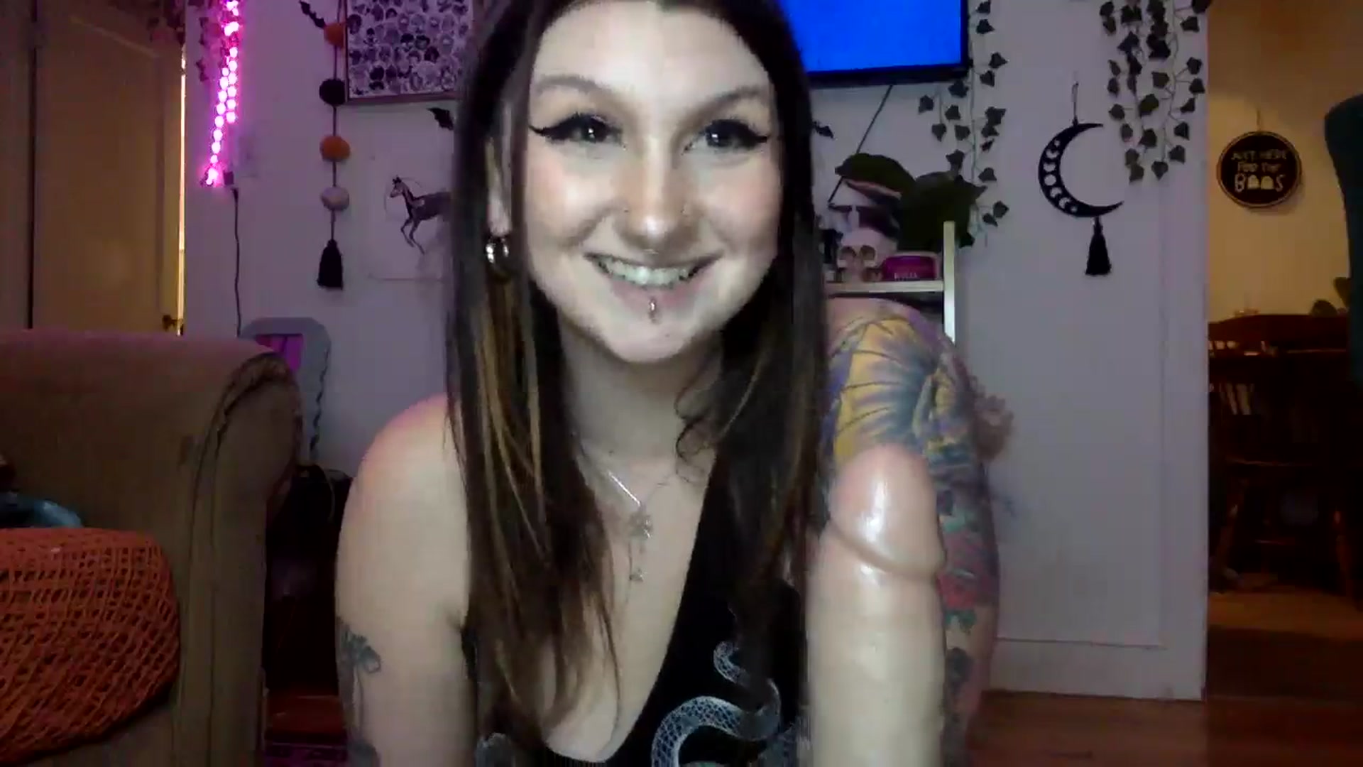 Gallery image thumbnail from ThorneXo's myfreecams stream on, 01/05/2025, 02:30 image 4 of 20