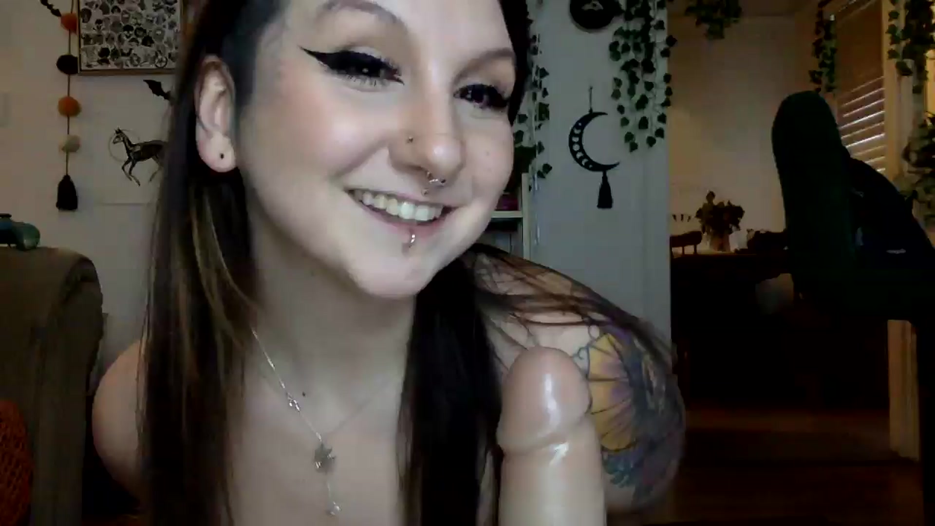 Gallery image thumbnail from ThorneXo's myfreecams stream on, 02/10/2025, 22:30 image 1 of 20