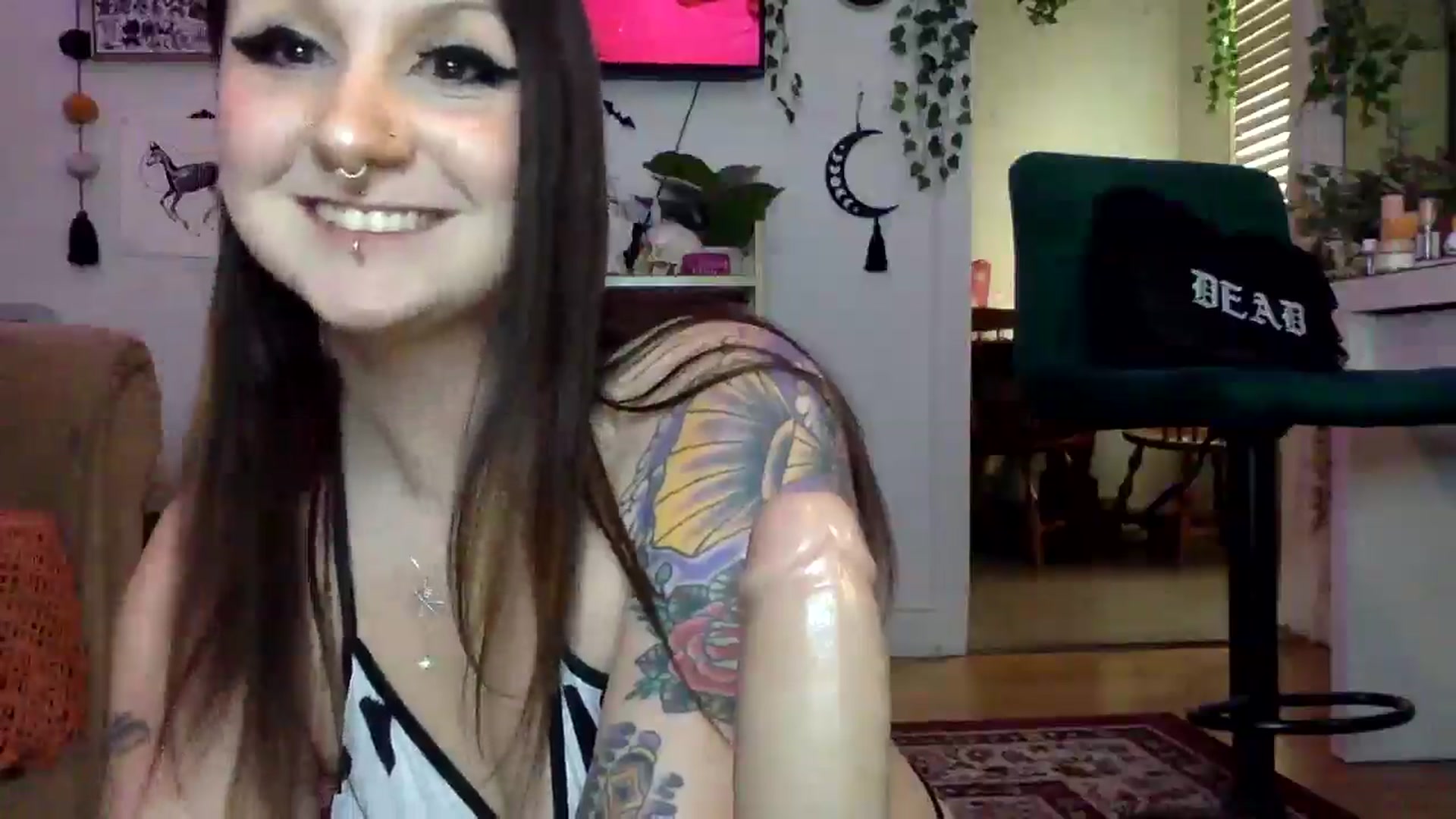 Gallery image thumbnail from ThorneXo's myfreecams stream on, 05/24/2025, 24:32 image 15 of 20